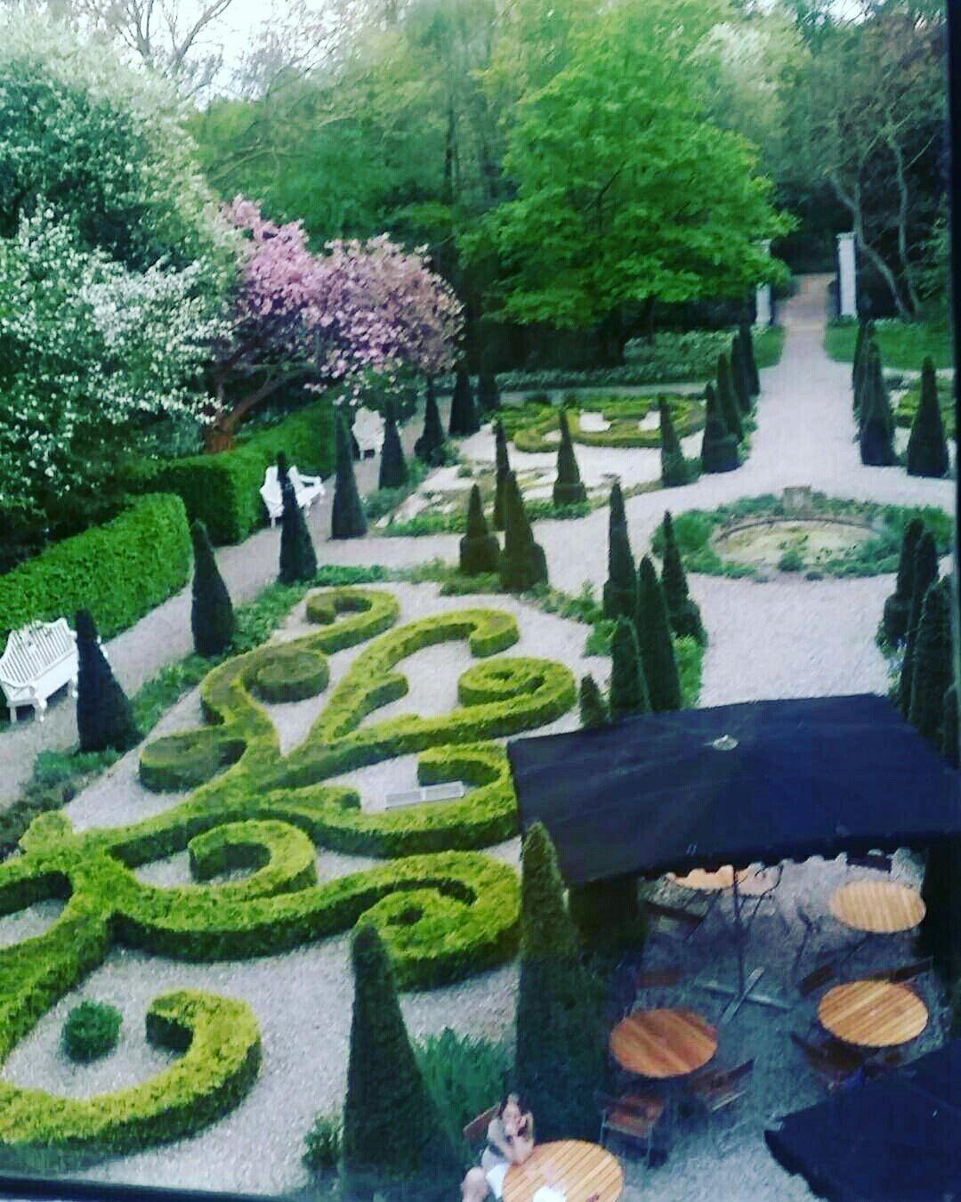 Photo by Arasmallworld