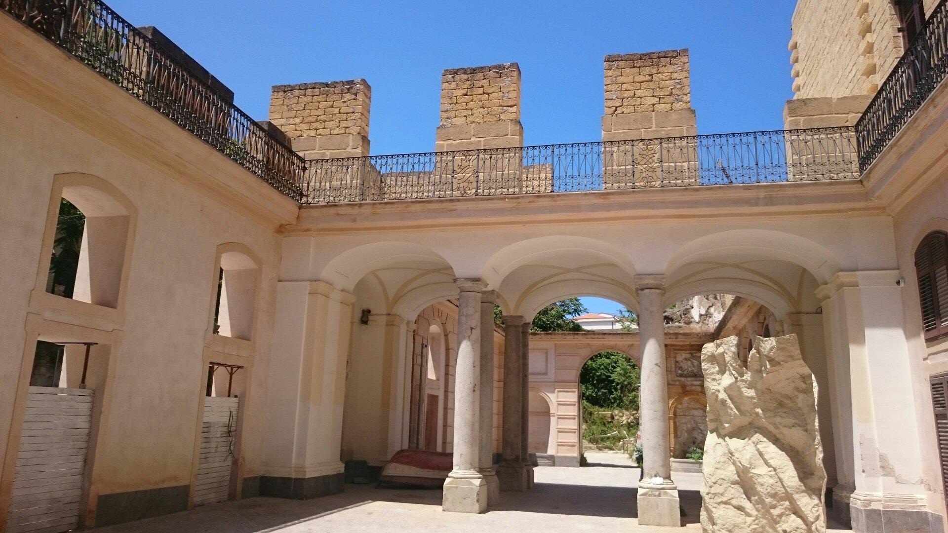 Palazzo Belmonte Riso