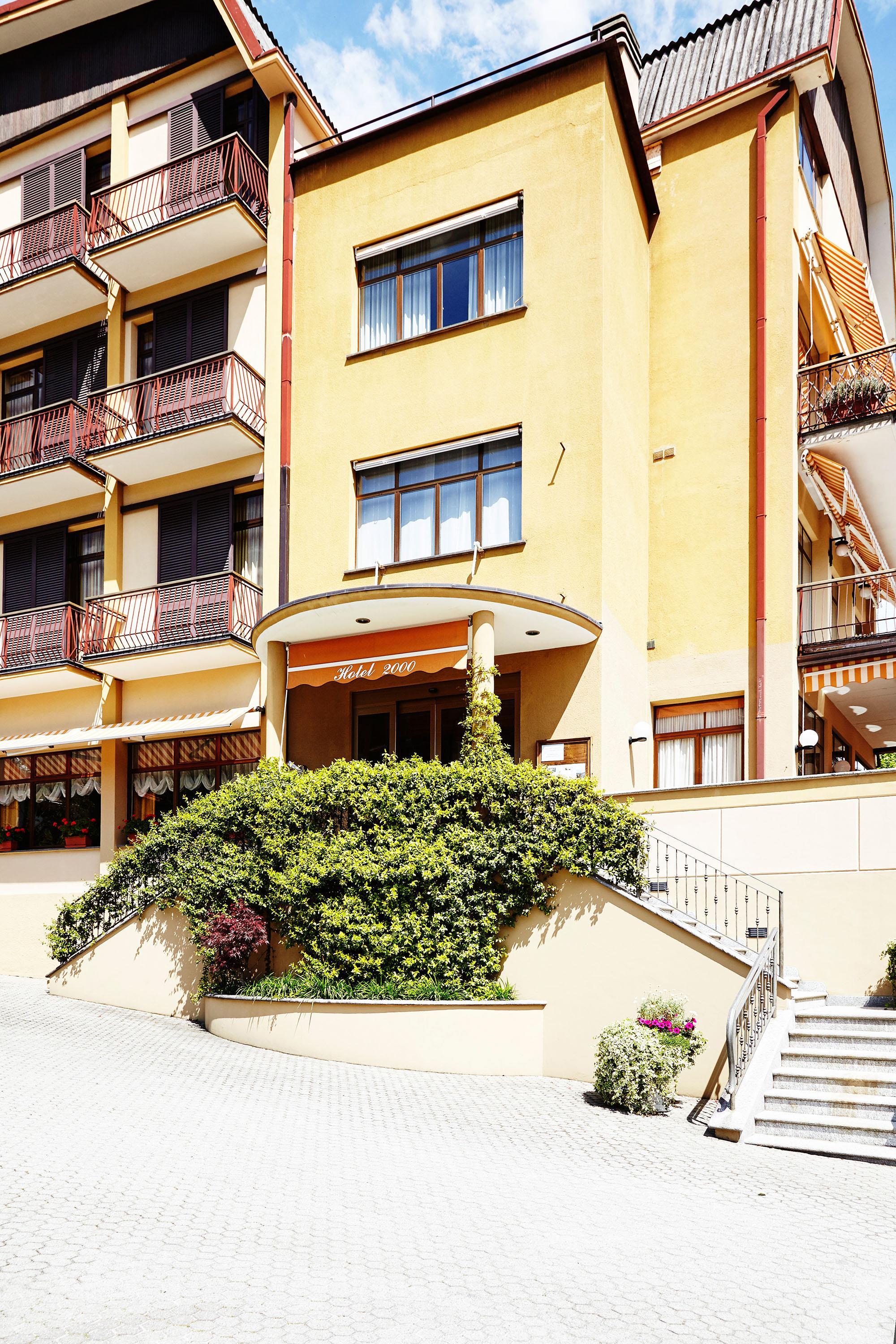 Hotel 2000