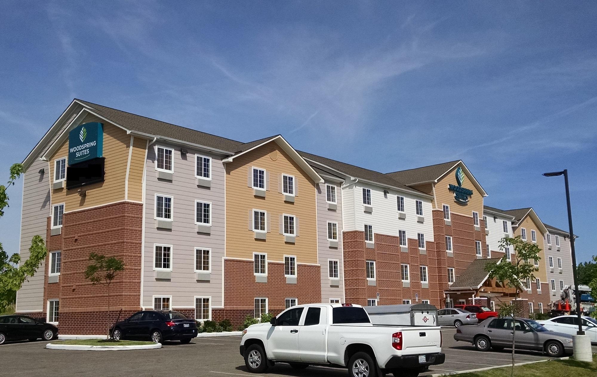 Extended Stay America Select Suites - Cleveland - Airport