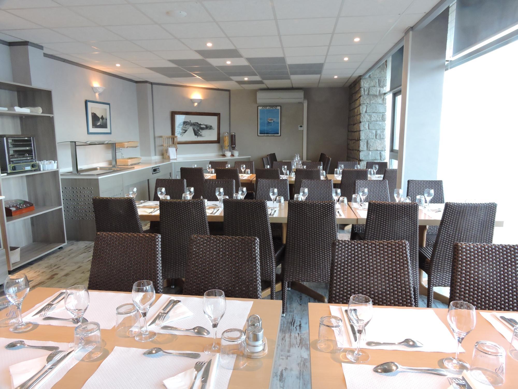 Hotel Ristorante la Pietra - Cafe des Platanes