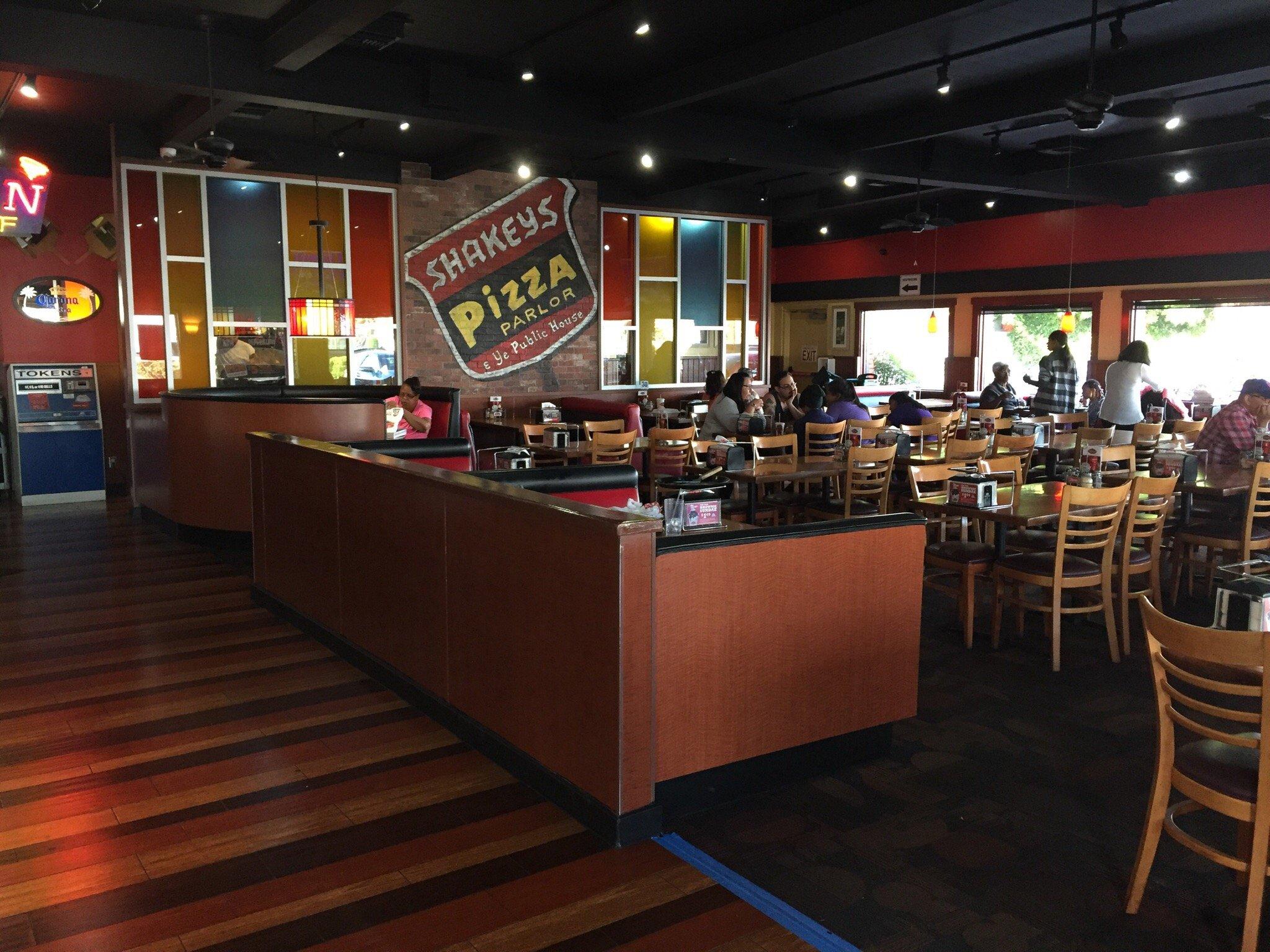 Shakey's Pizza Parlor