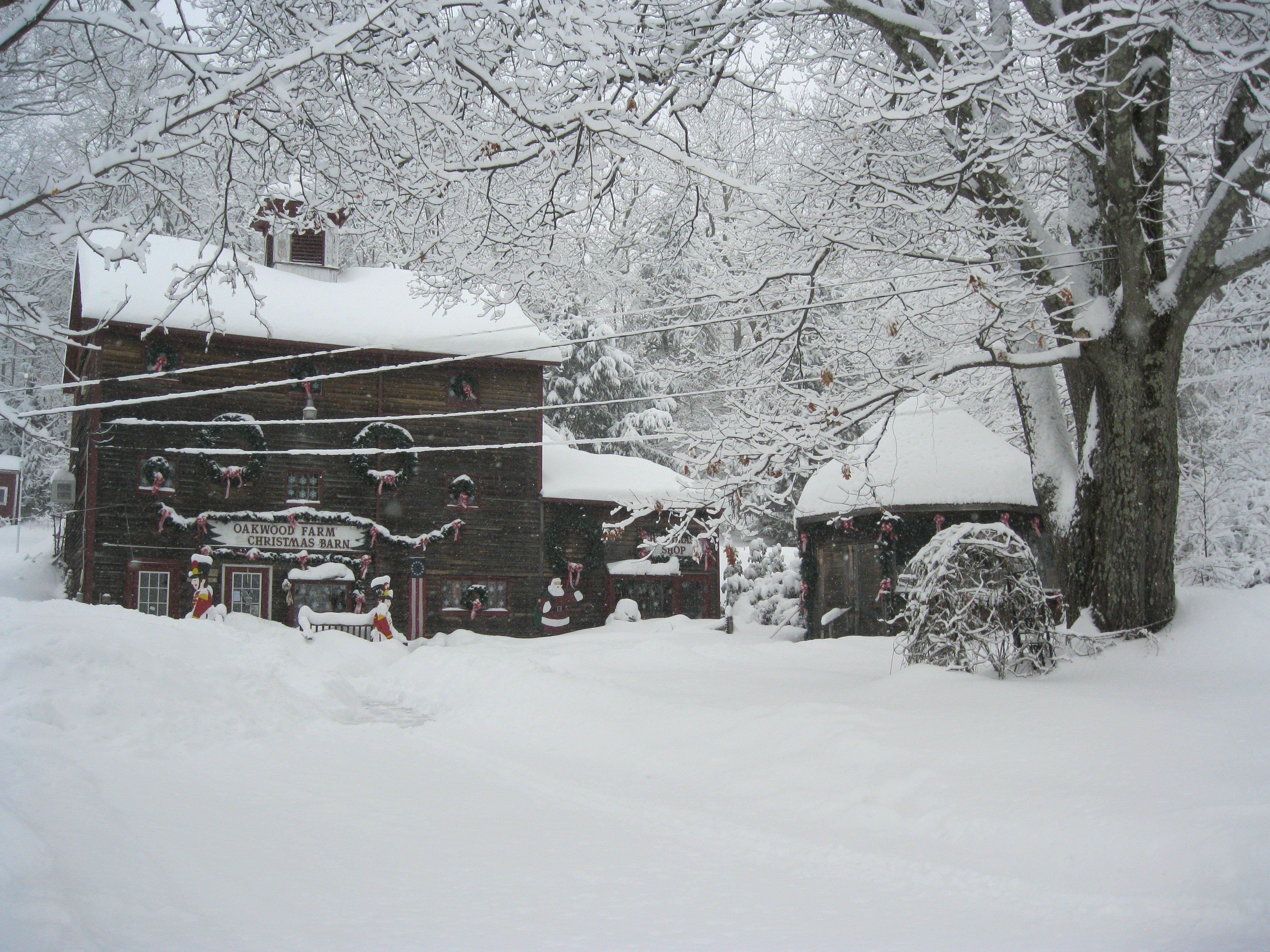 Oakwood Farm Christmas Barn