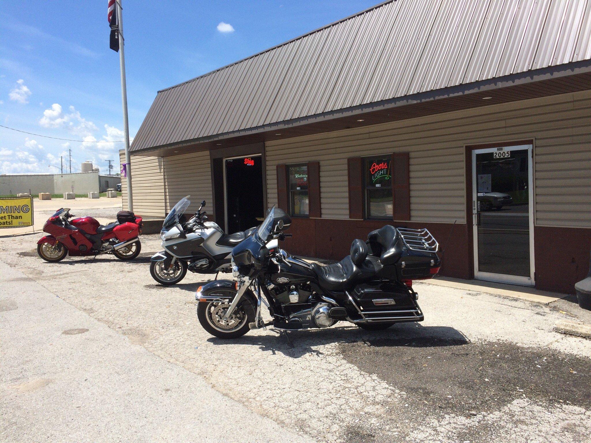 Salty Dawg Bar & Grill