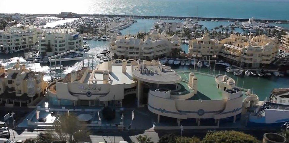 Puerto Marina Shopping