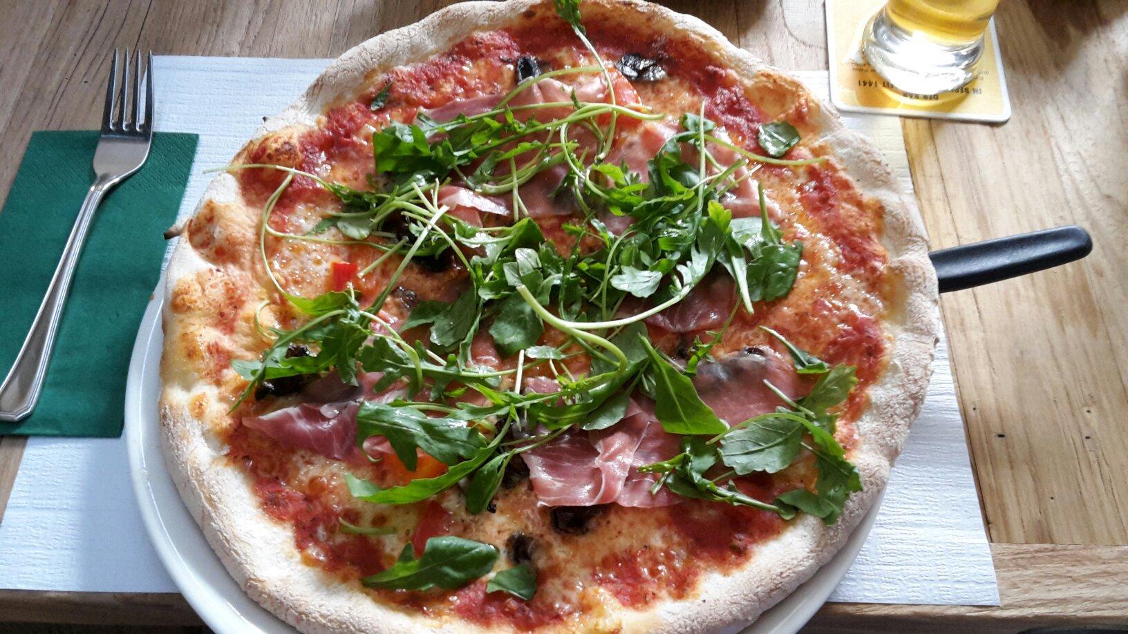 Oskar Restaurant & Bar