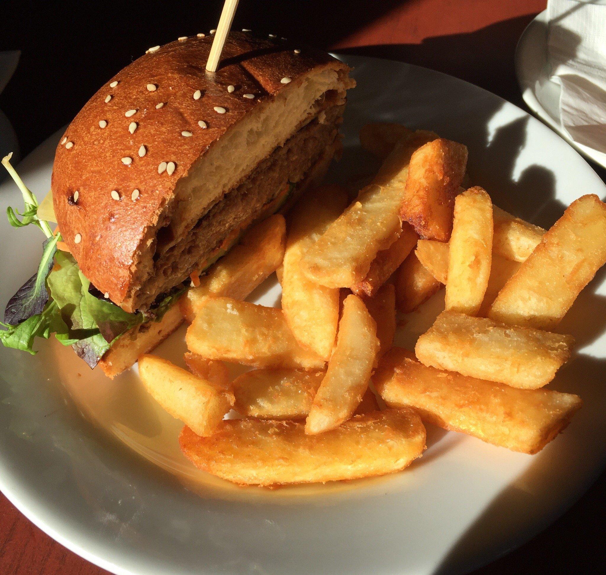 Aroma Café & Restaurant