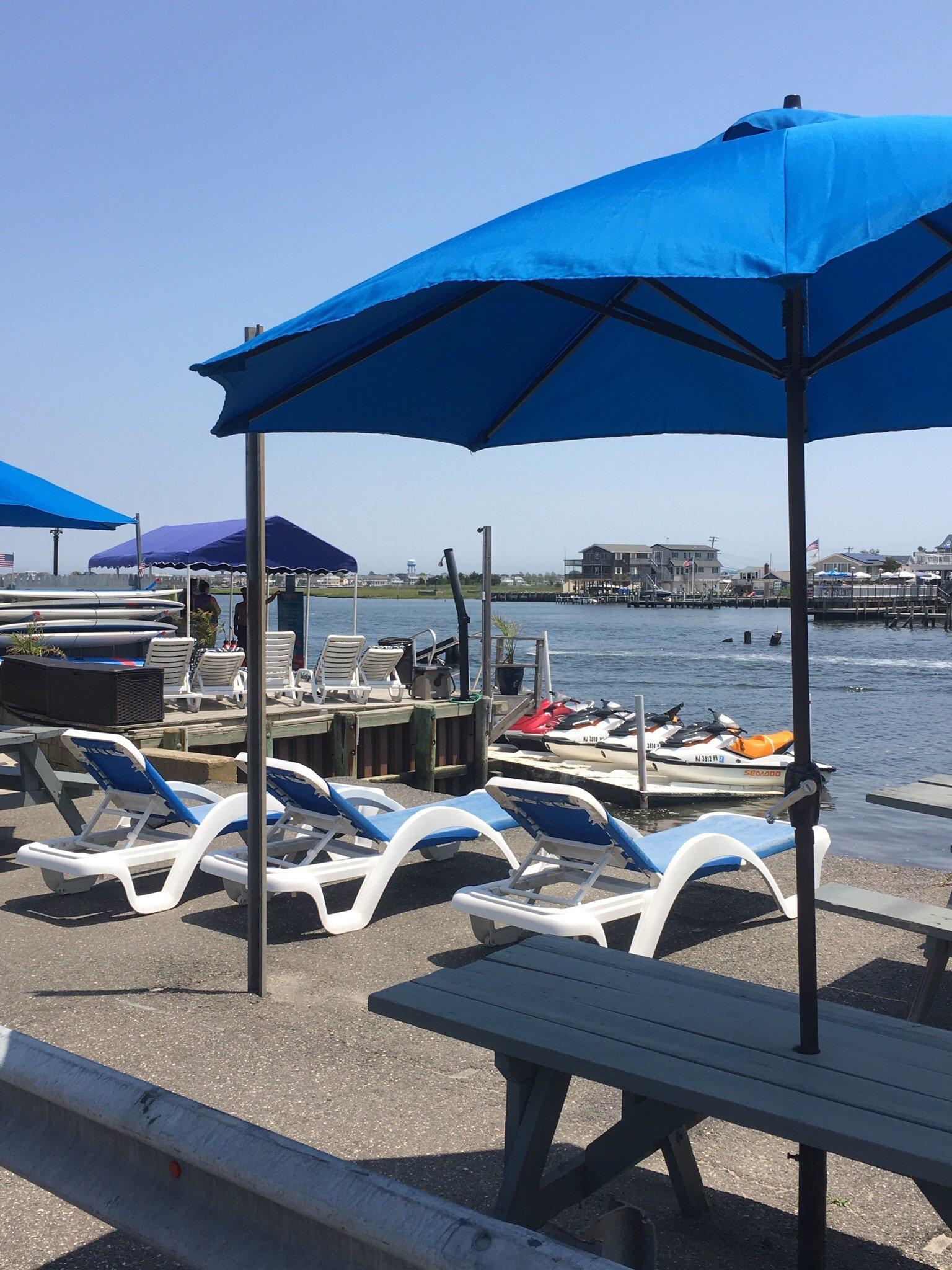 Photo by Adonis-Mekos