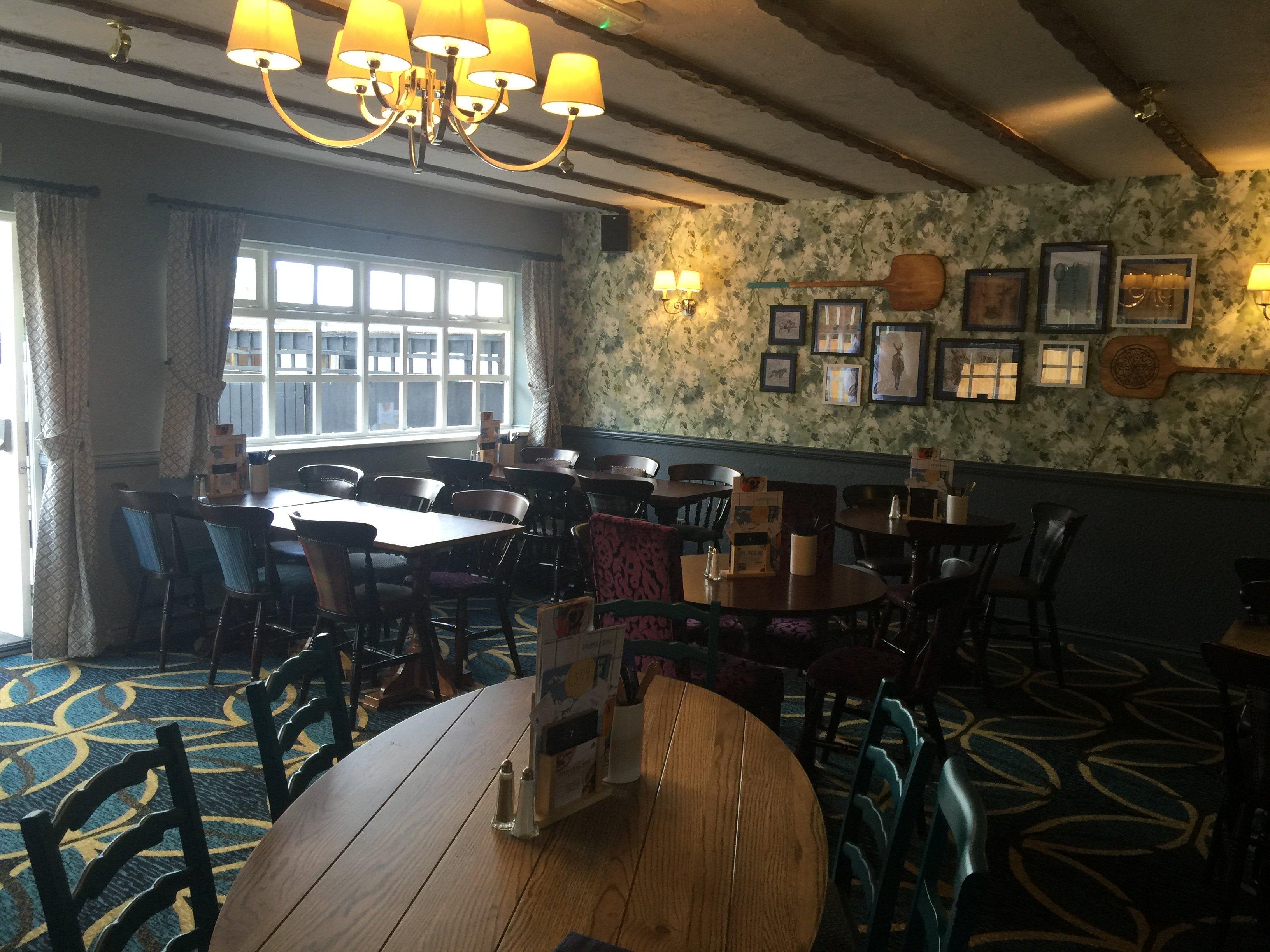 The Pretty Pigs Stonehouse Pizza & Carvery