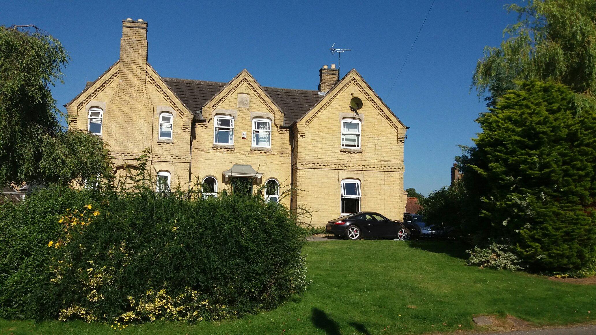 The Finch Hatton Arms Hotel and Restaurant