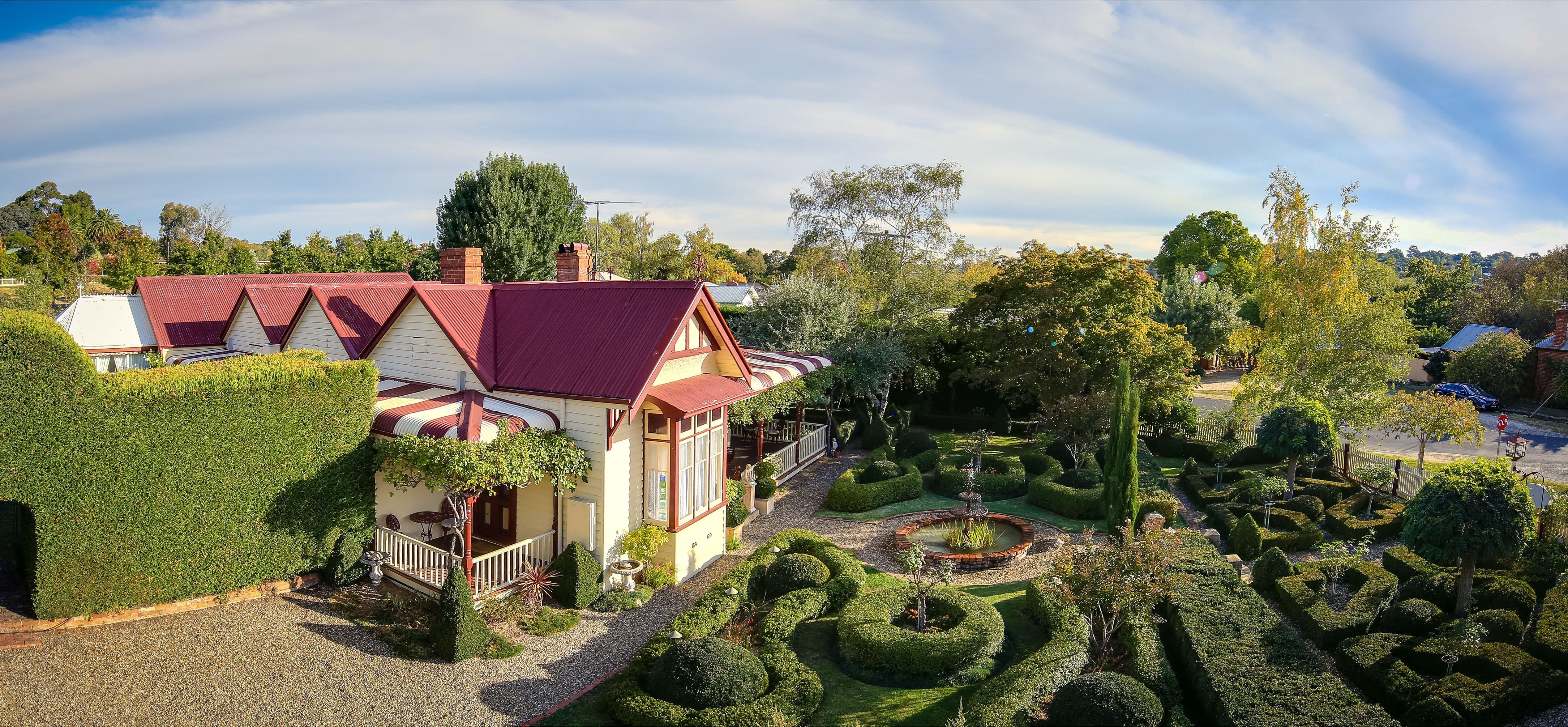 Barnsley House Bed & Breakfast