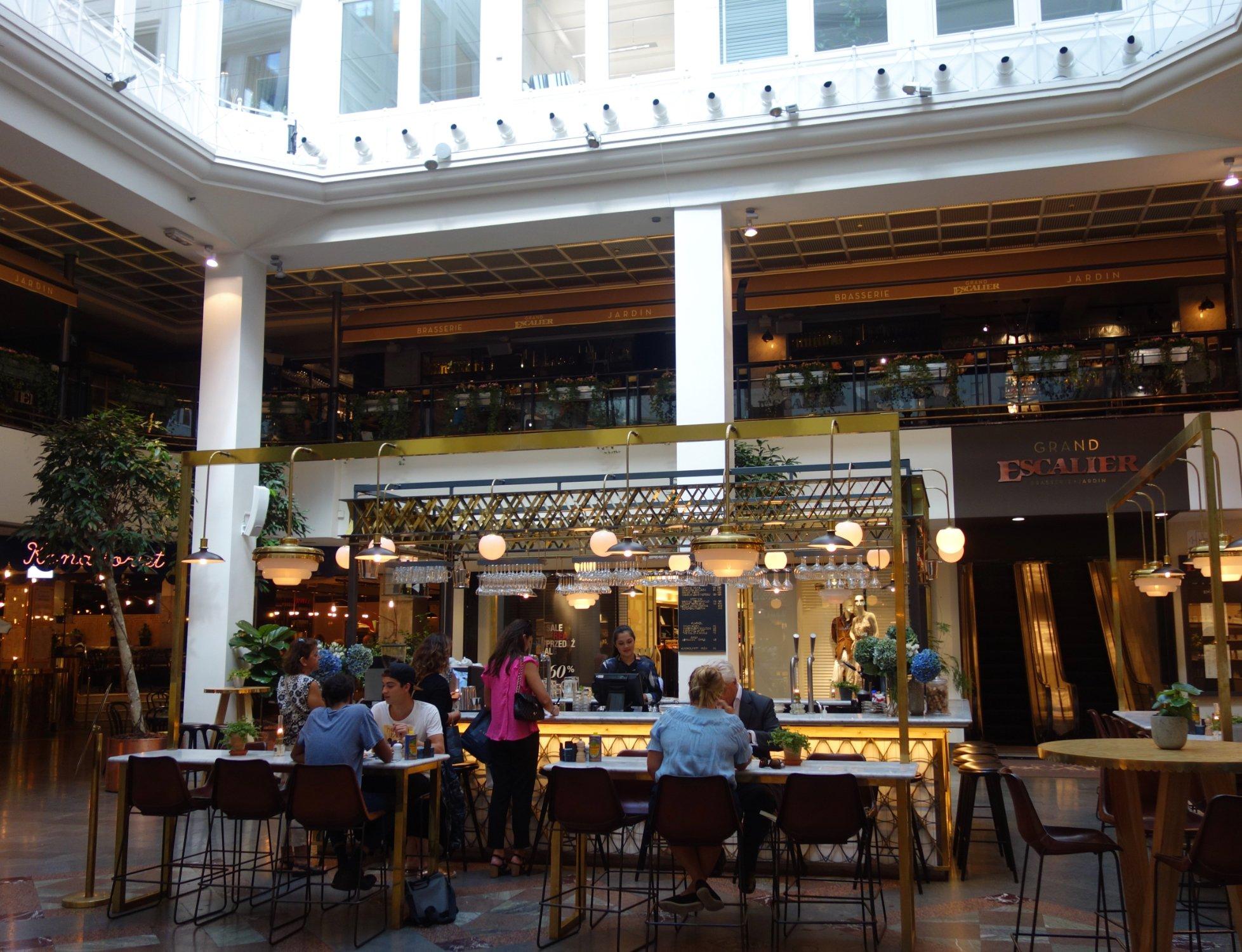 Photo by François L