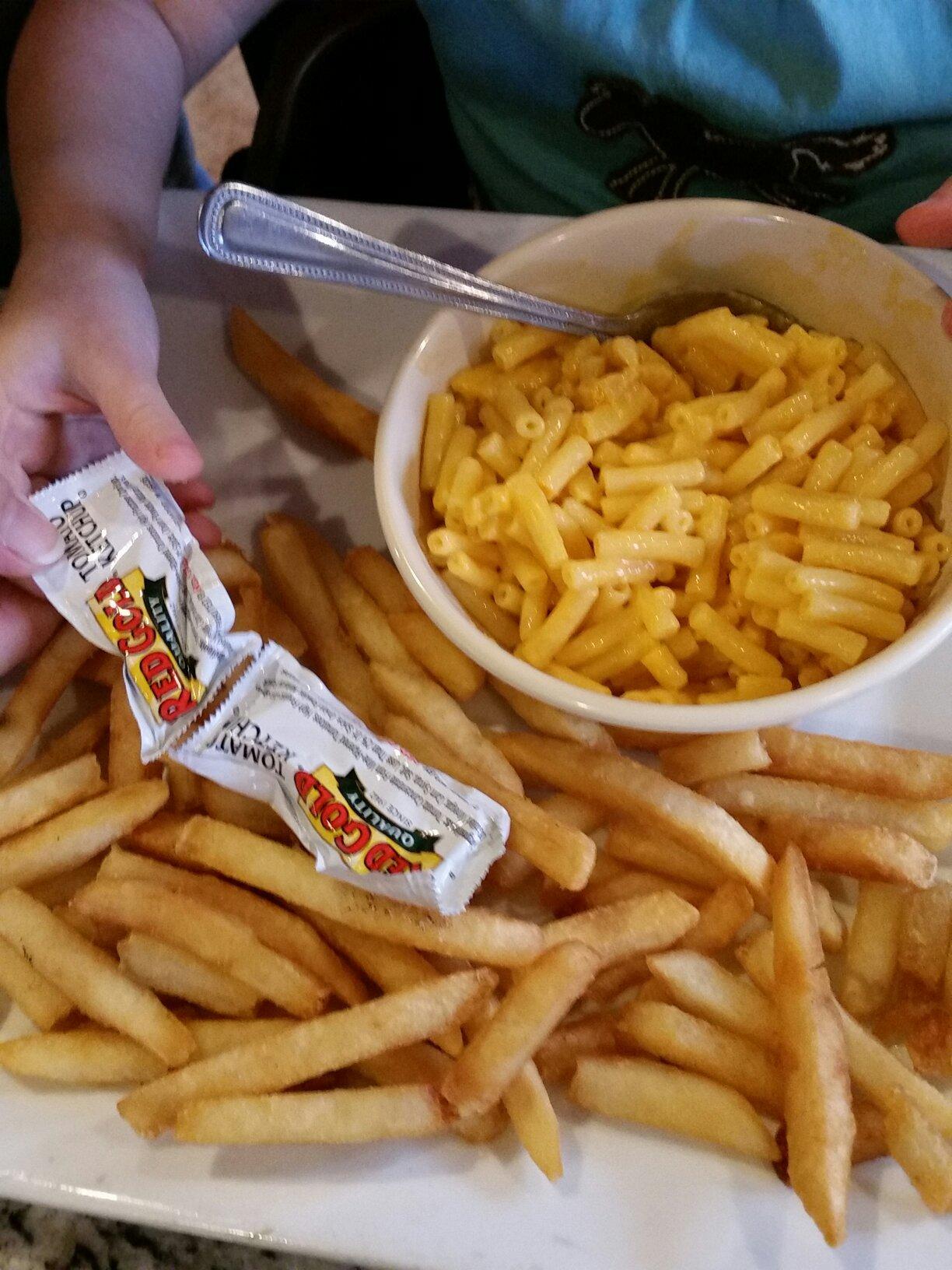 Cantina Bravo Mexican Grille