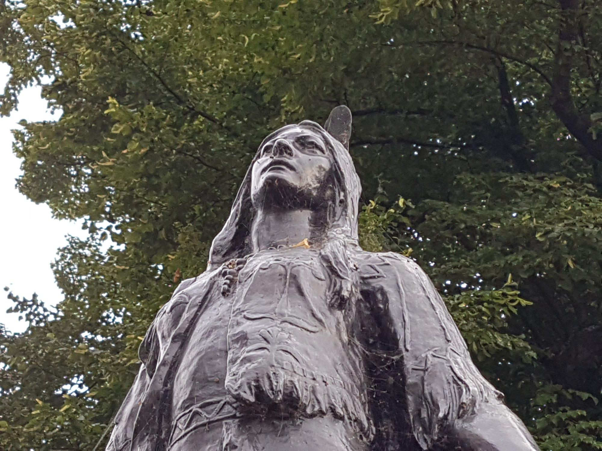 Statue of Pocahontas