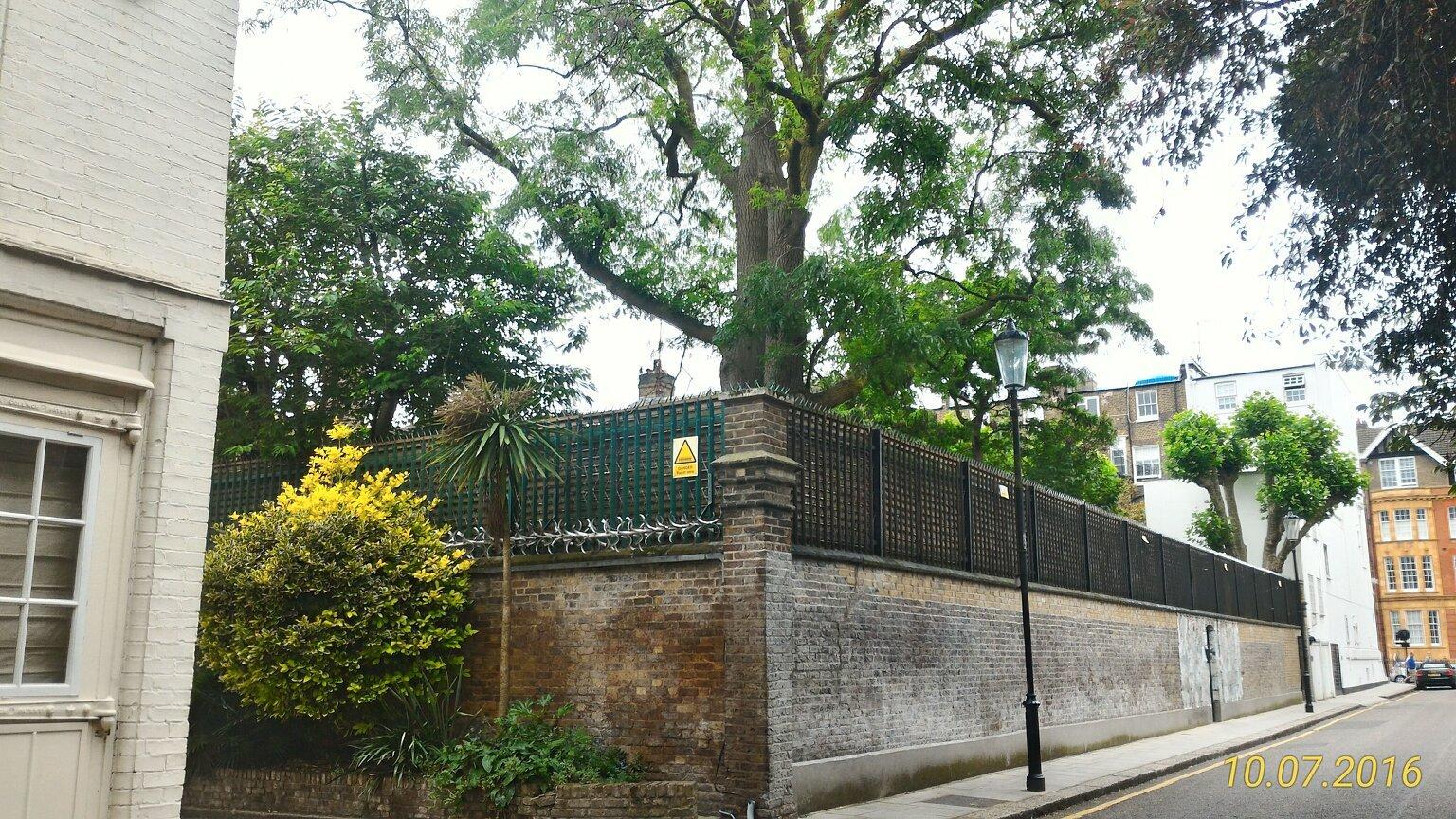 Garden Lodge Queen, Londra