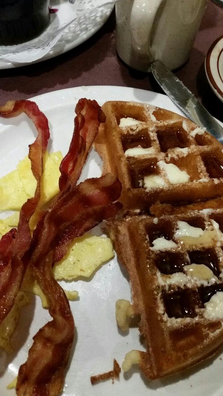 Smitty's Restaurant & Lounge