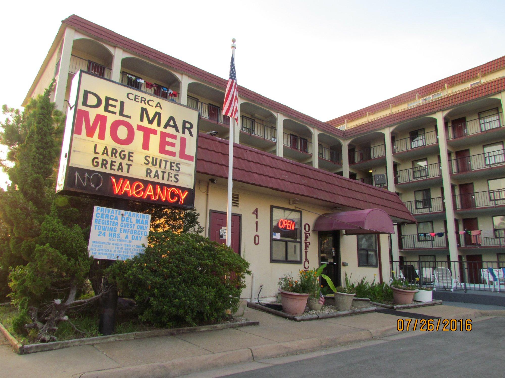 Cerca Del Mar Motel