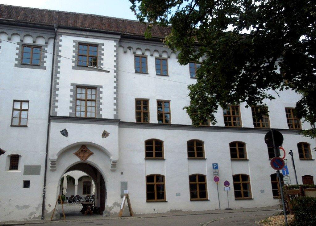 Museen im Antonierhaus