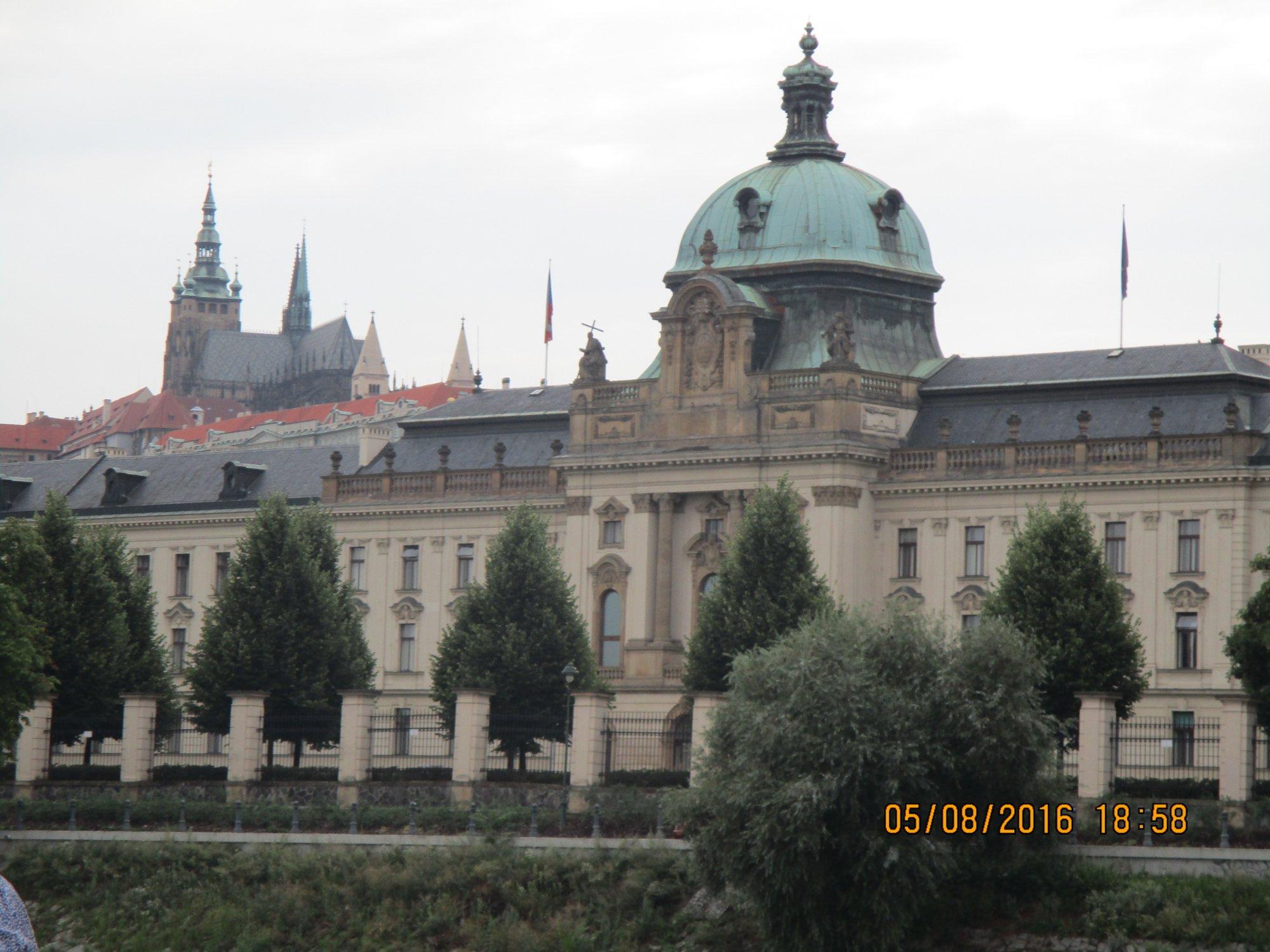 Eliska Tower Apartments Prague