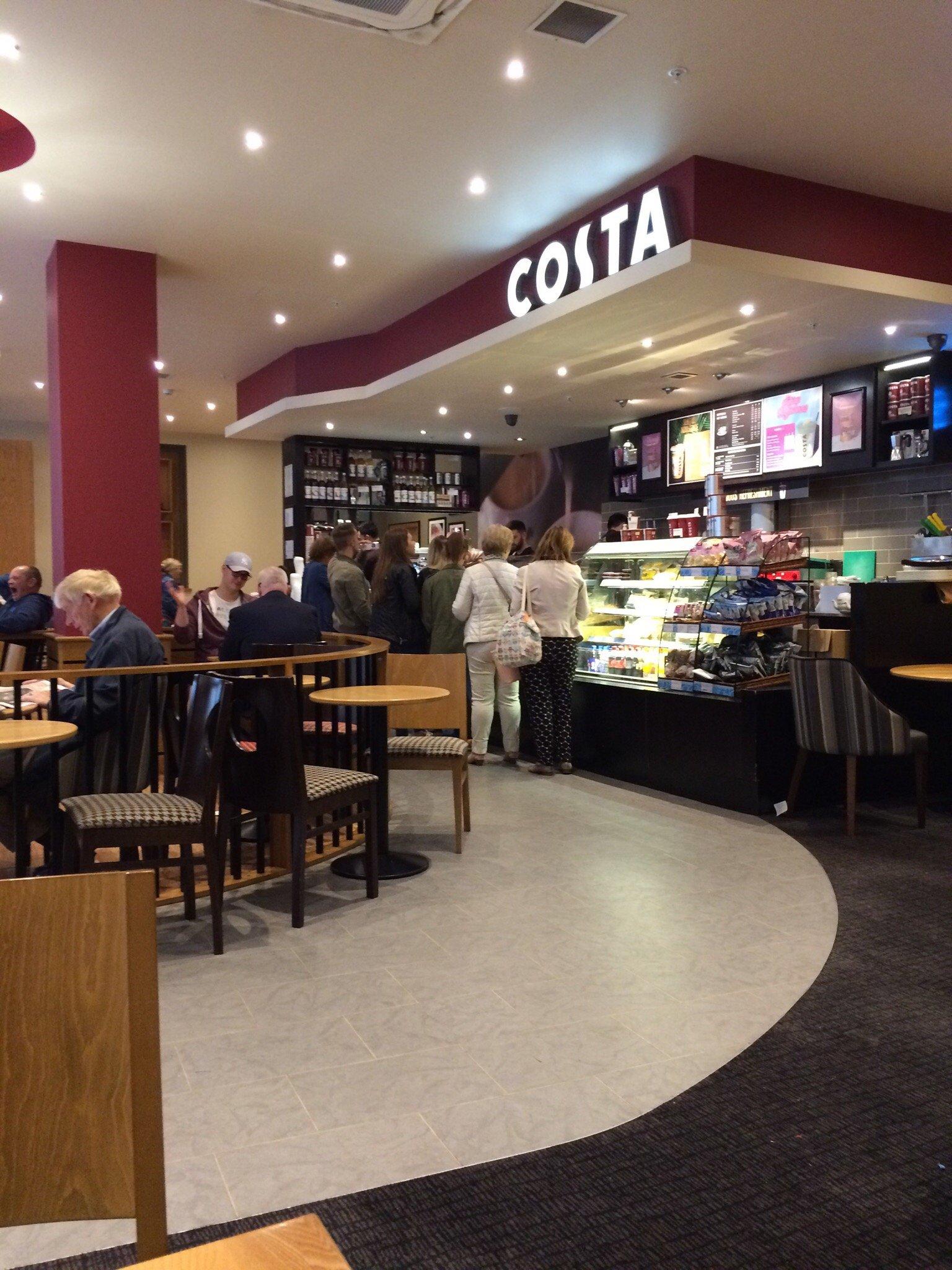 Photo by RhymeReviews