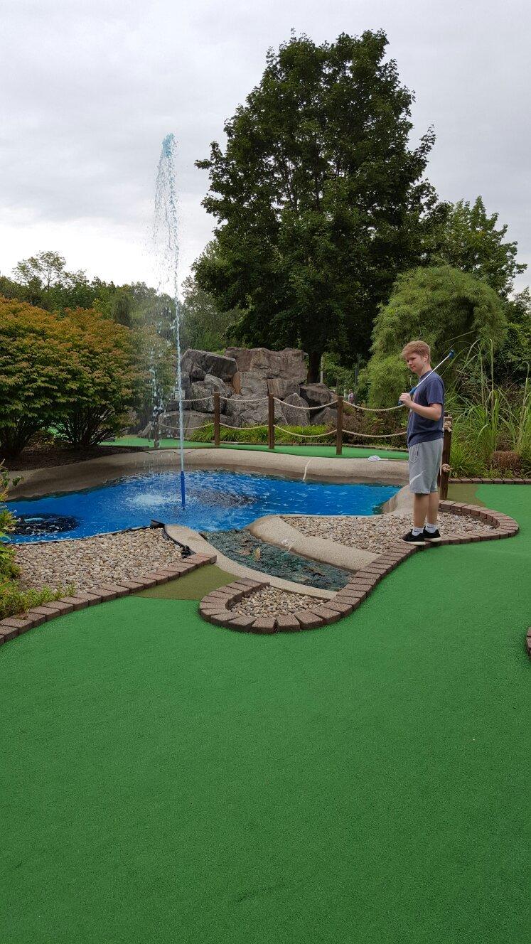 Lumberjack Pass Miniature Golf