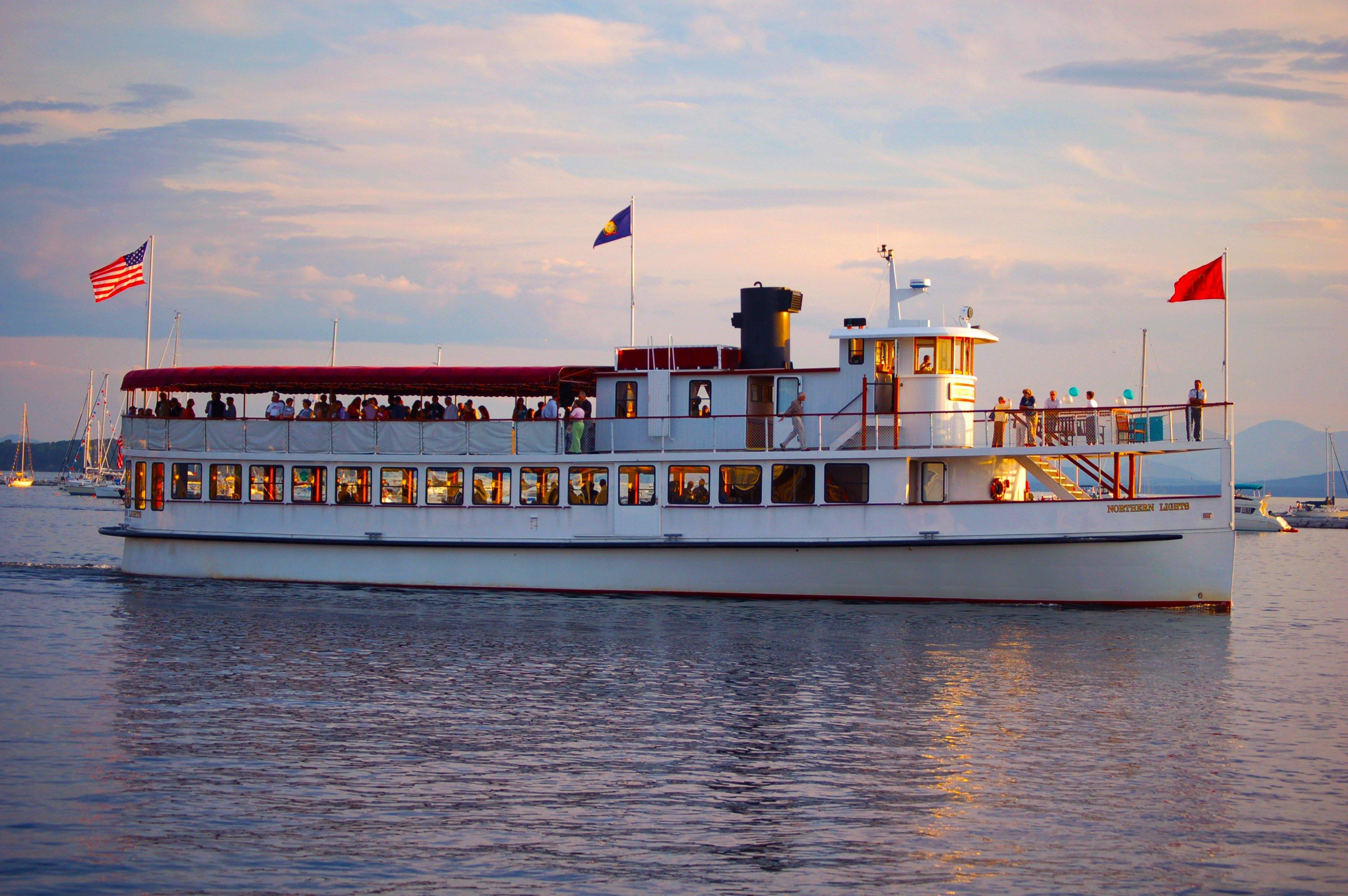 Classic Harbor Line Boston