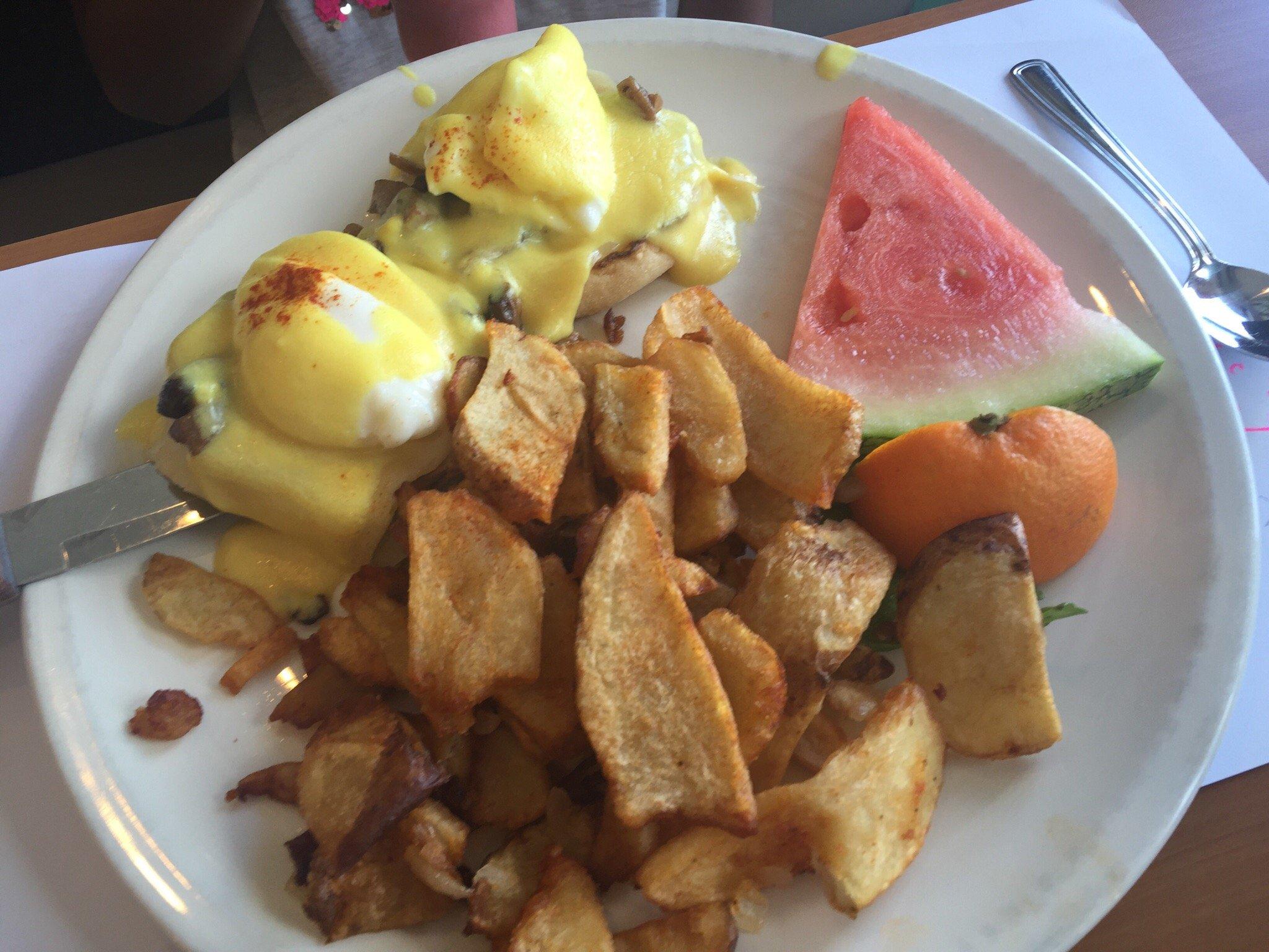 Petinos Restaurant Dollard Des Ormeaux