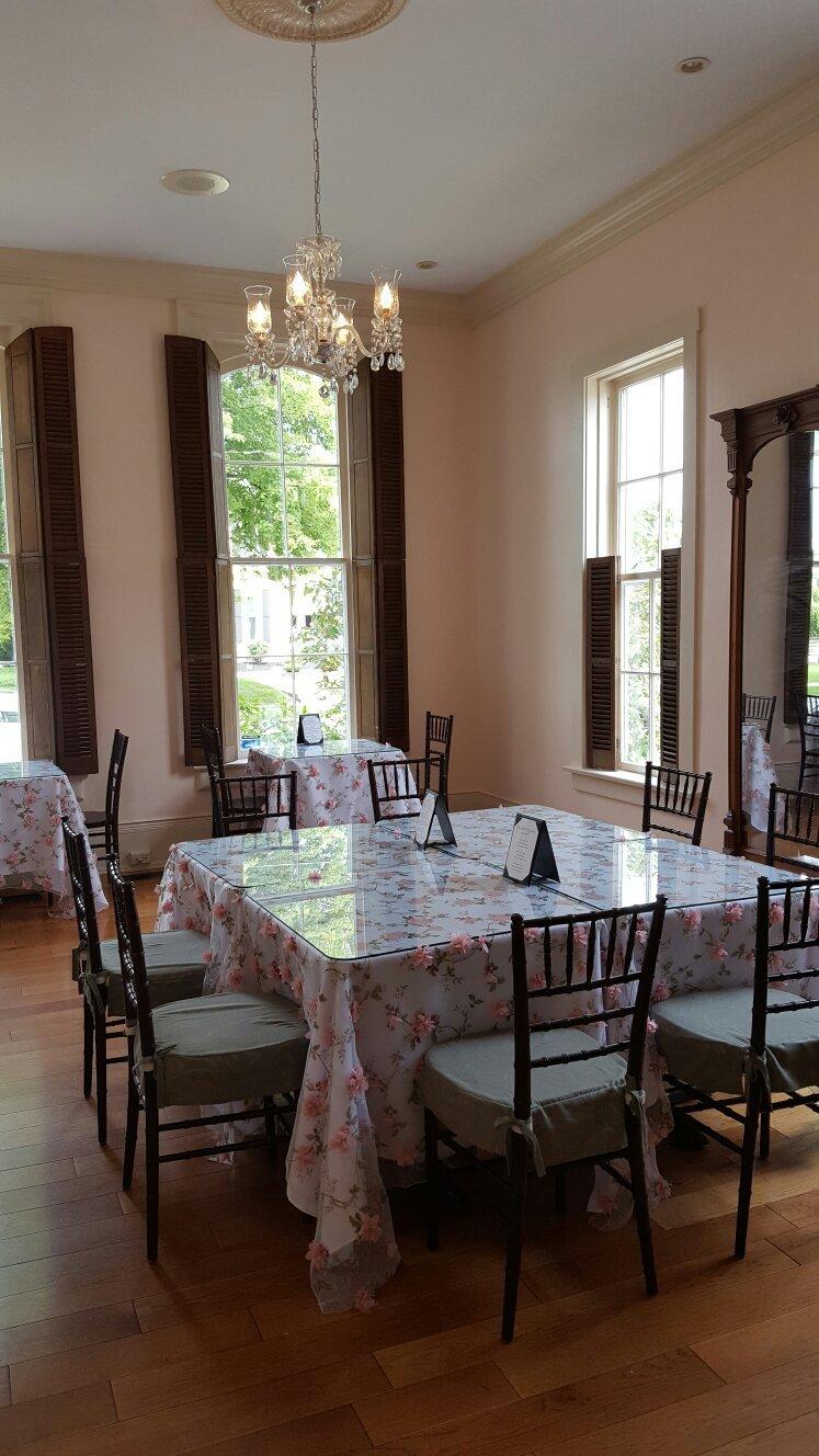 Swan House