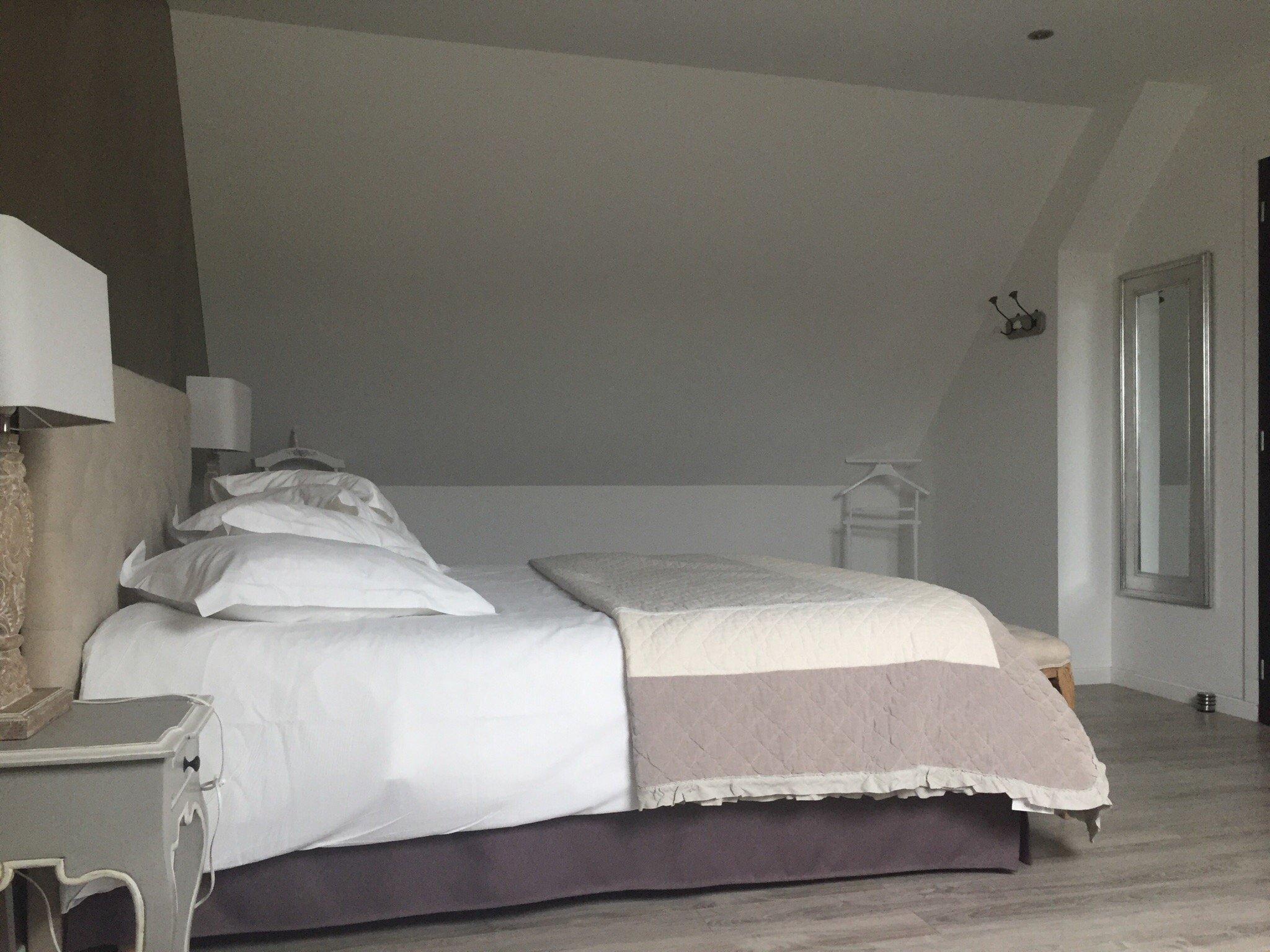 Des Ecuries De La Source