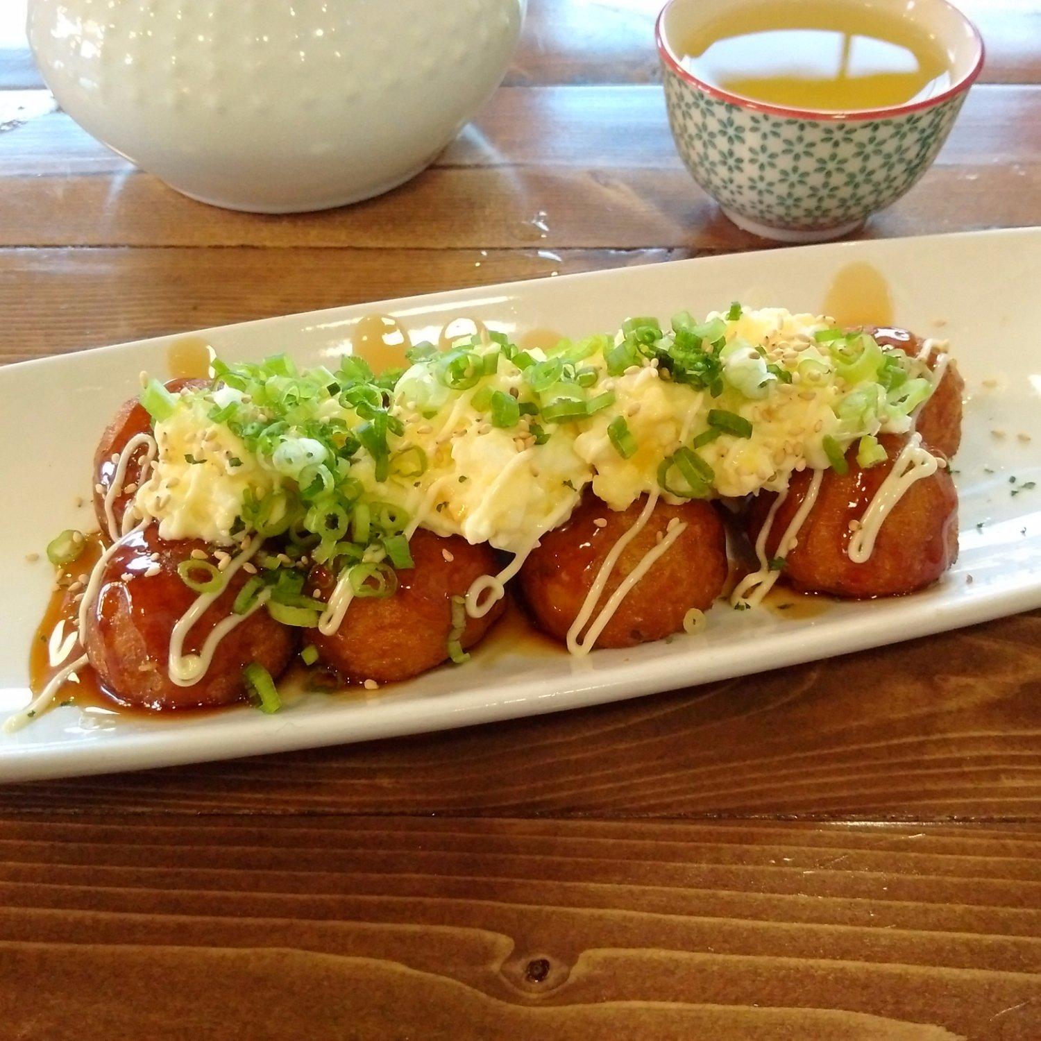 Dwarf No Cachette Cafe & Gift