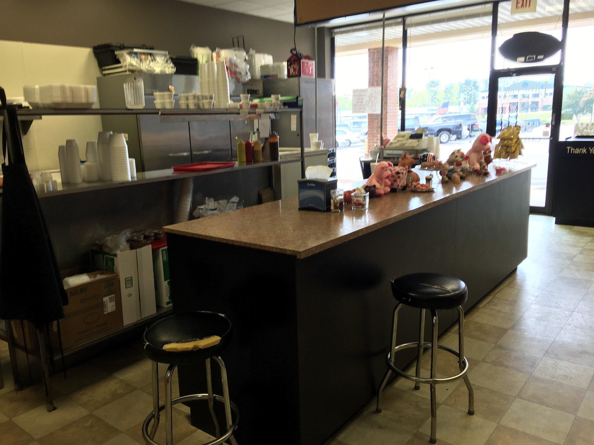 Little Pigs B-B-Q of Travelers Rest