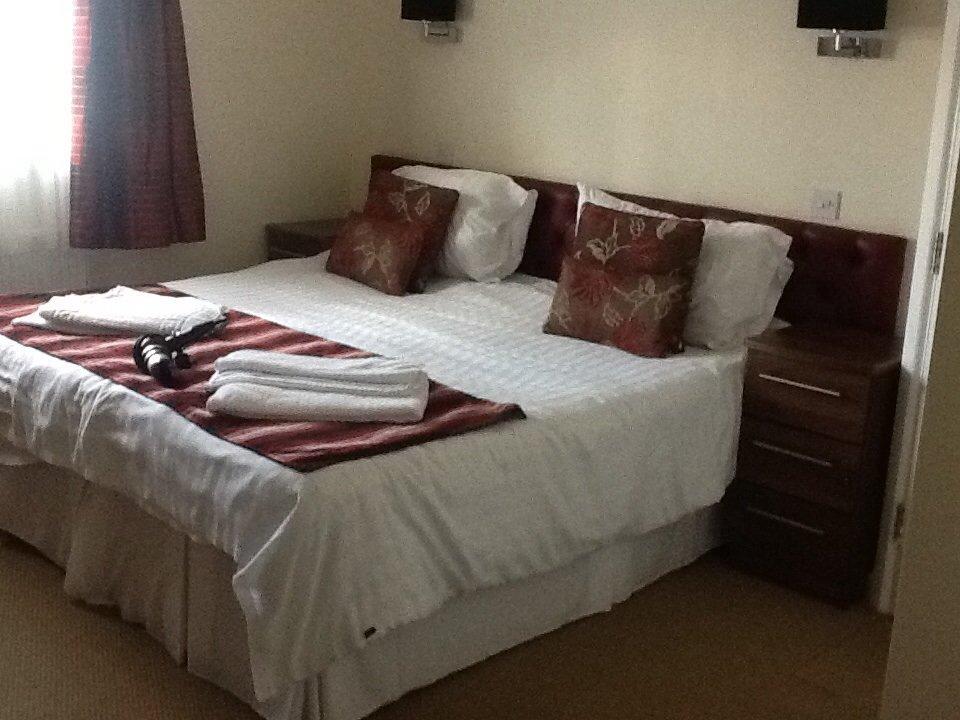 The Hare & Five Hounds Hotel