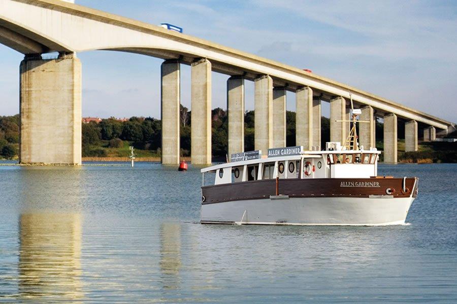 Allen Gardiner River Cruise Restaurant