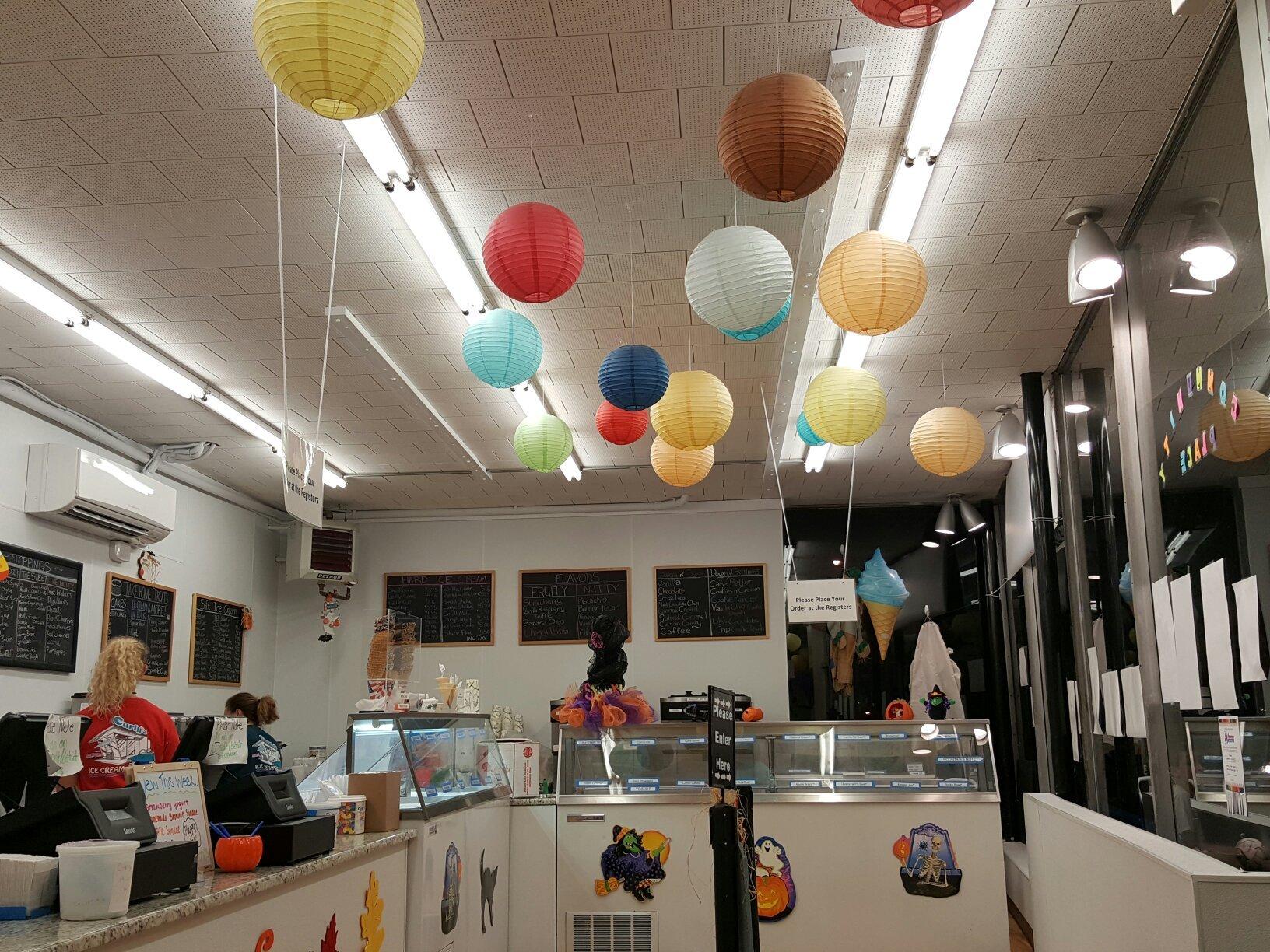 Curly's Ice Cream & Frozen Yogurt