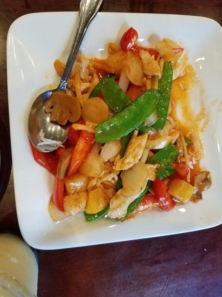 Tiparos Thai Cuisine & Sushi Bar