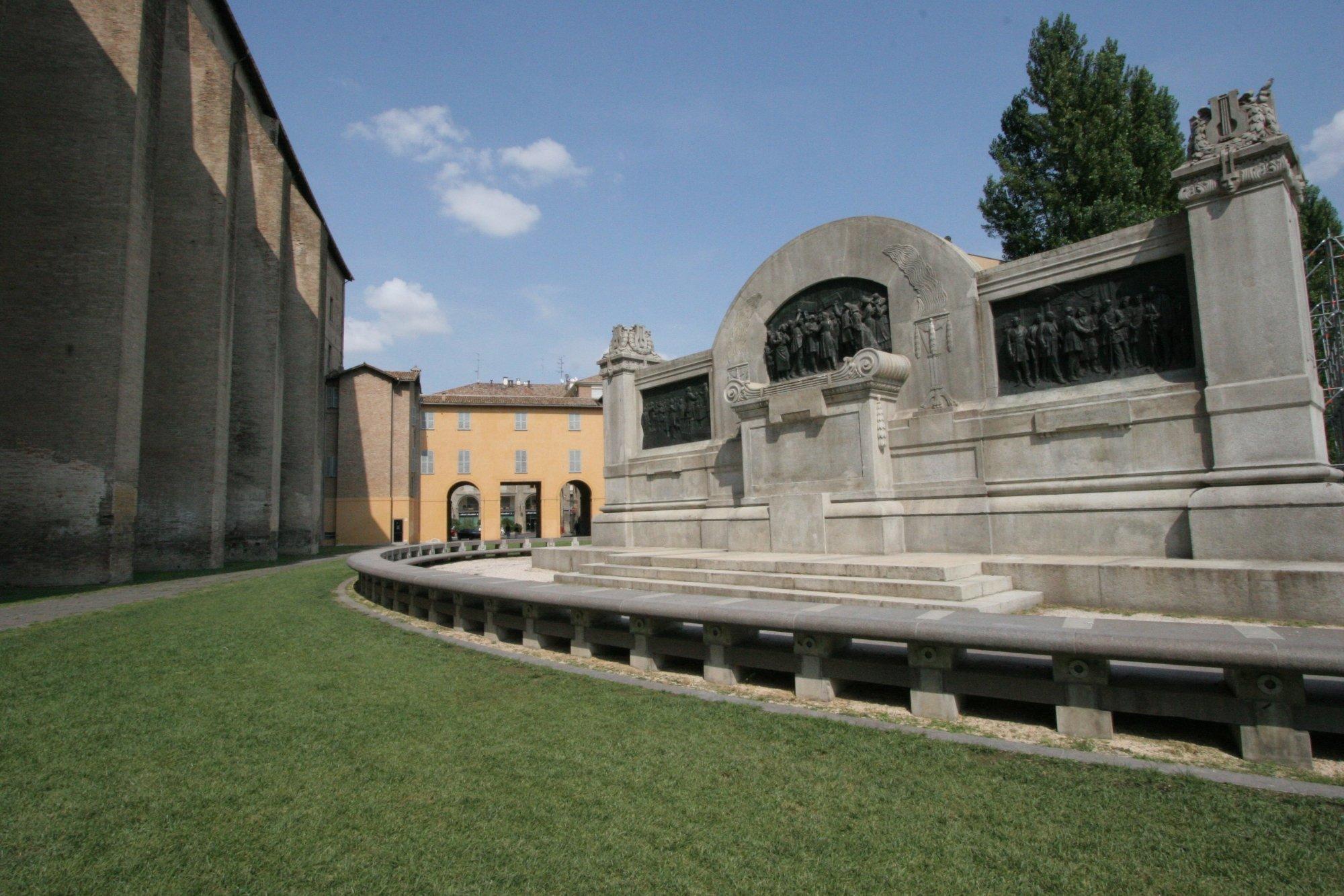 Ara del monumento a Giuseppe Verdi