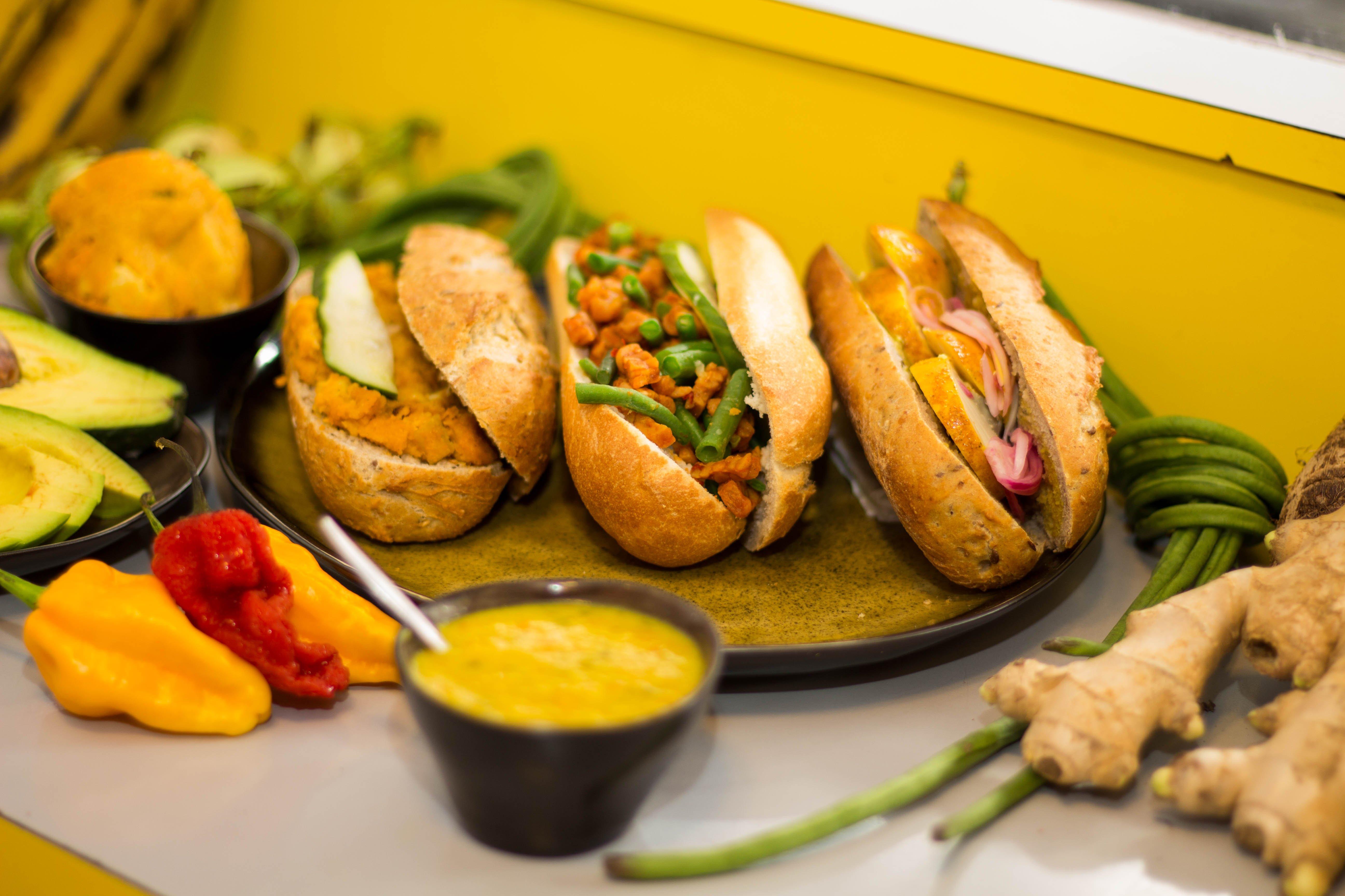 Tjin's Exotische Broodjes