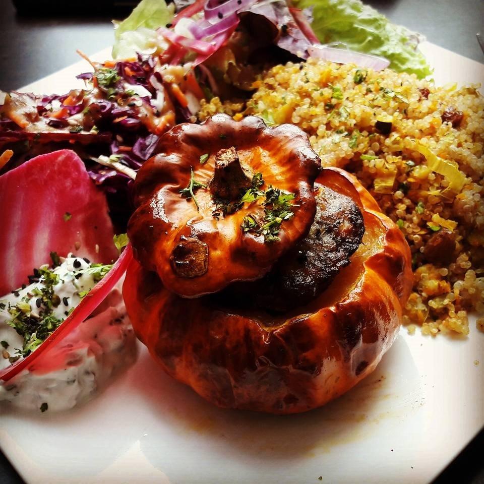 Le Cafe Lumiere - Paiza