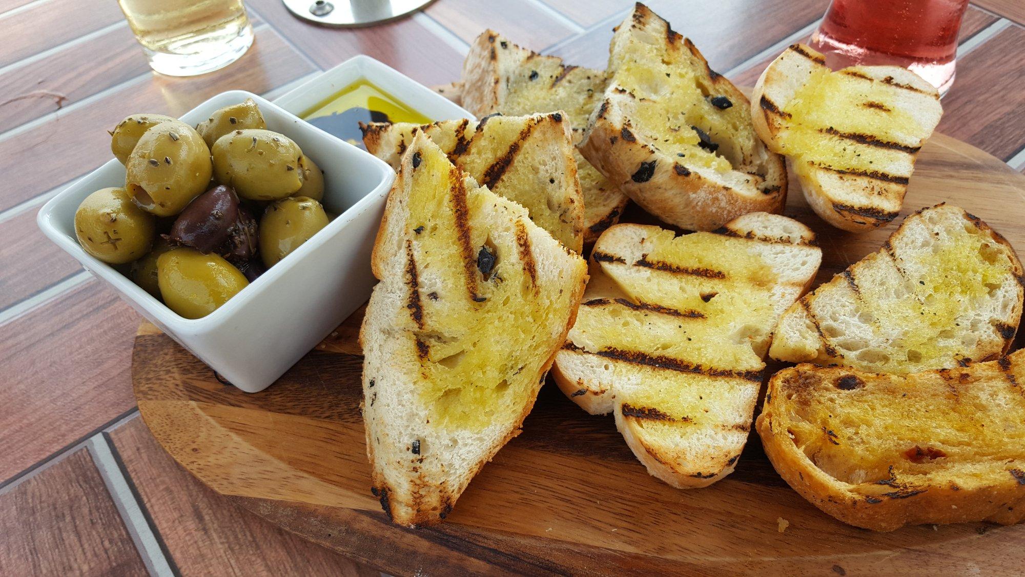 The Seaview Bar & Restaurant @ The Sir Stanley Gray Pbh