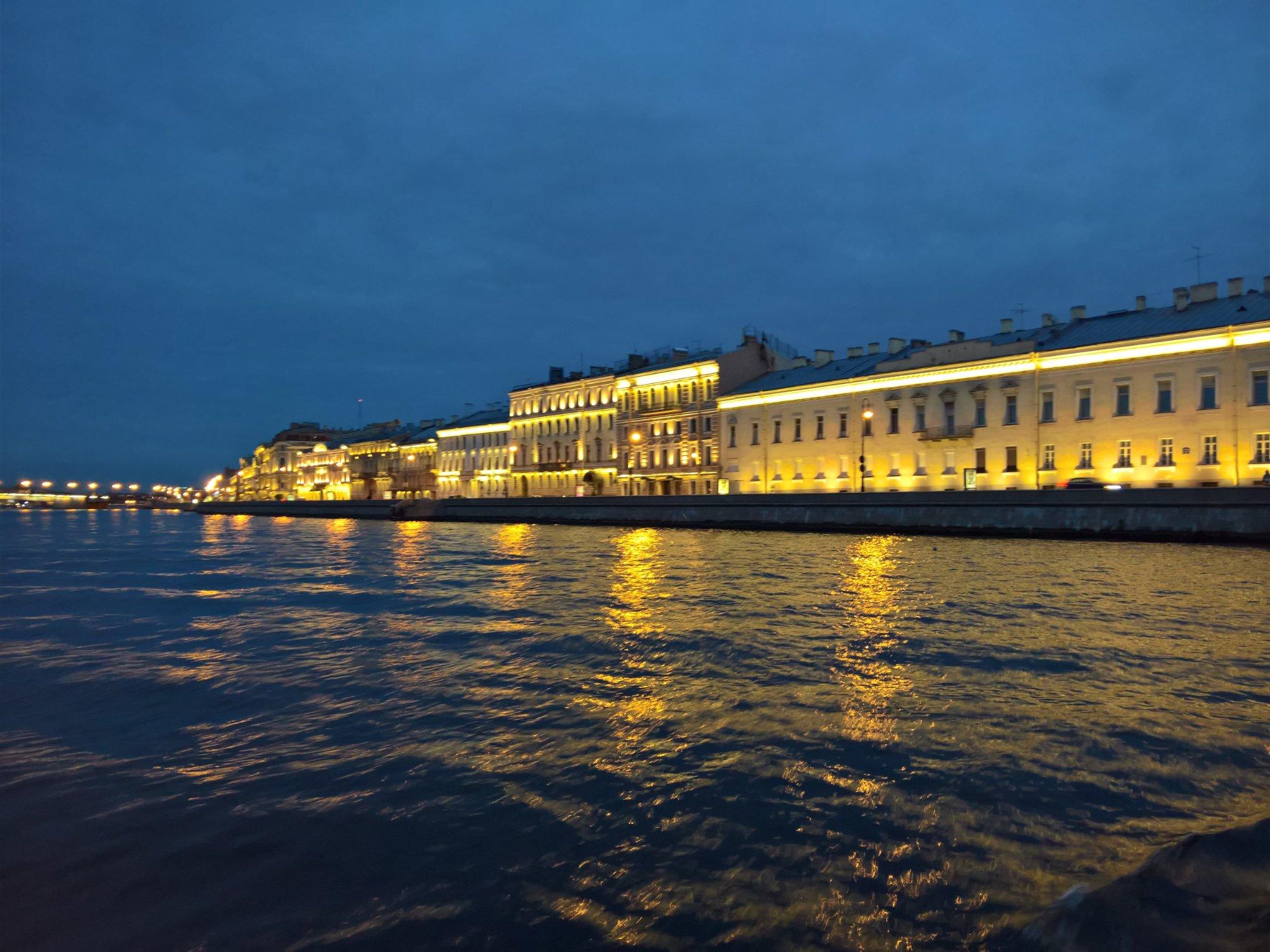 Теплоход СПб