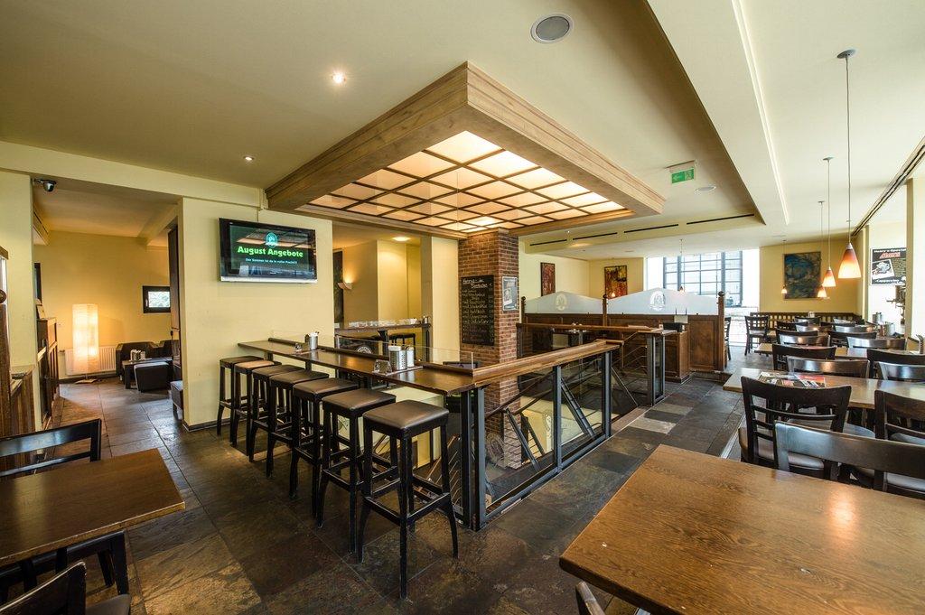 Henry's Coffee World