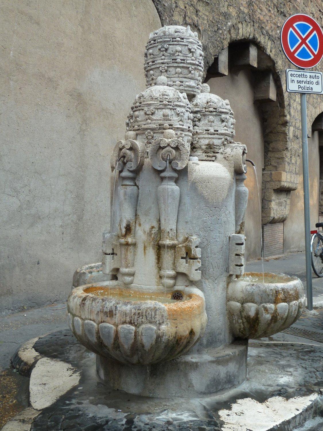 Fontana delle Tiare
