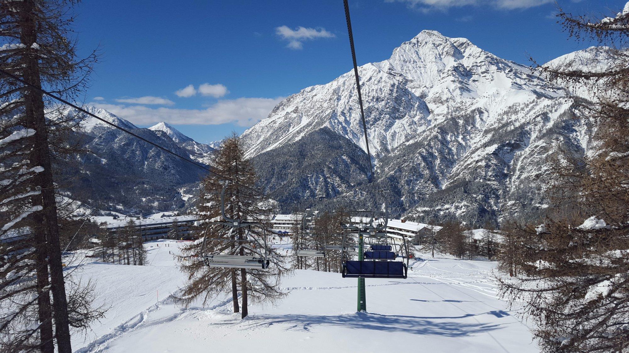 Ski and Snowboard School Cesana Sansicario