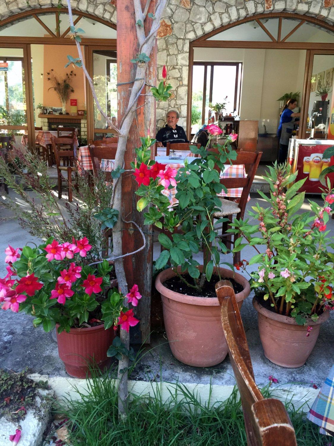 Kamares Cafe Restaurant