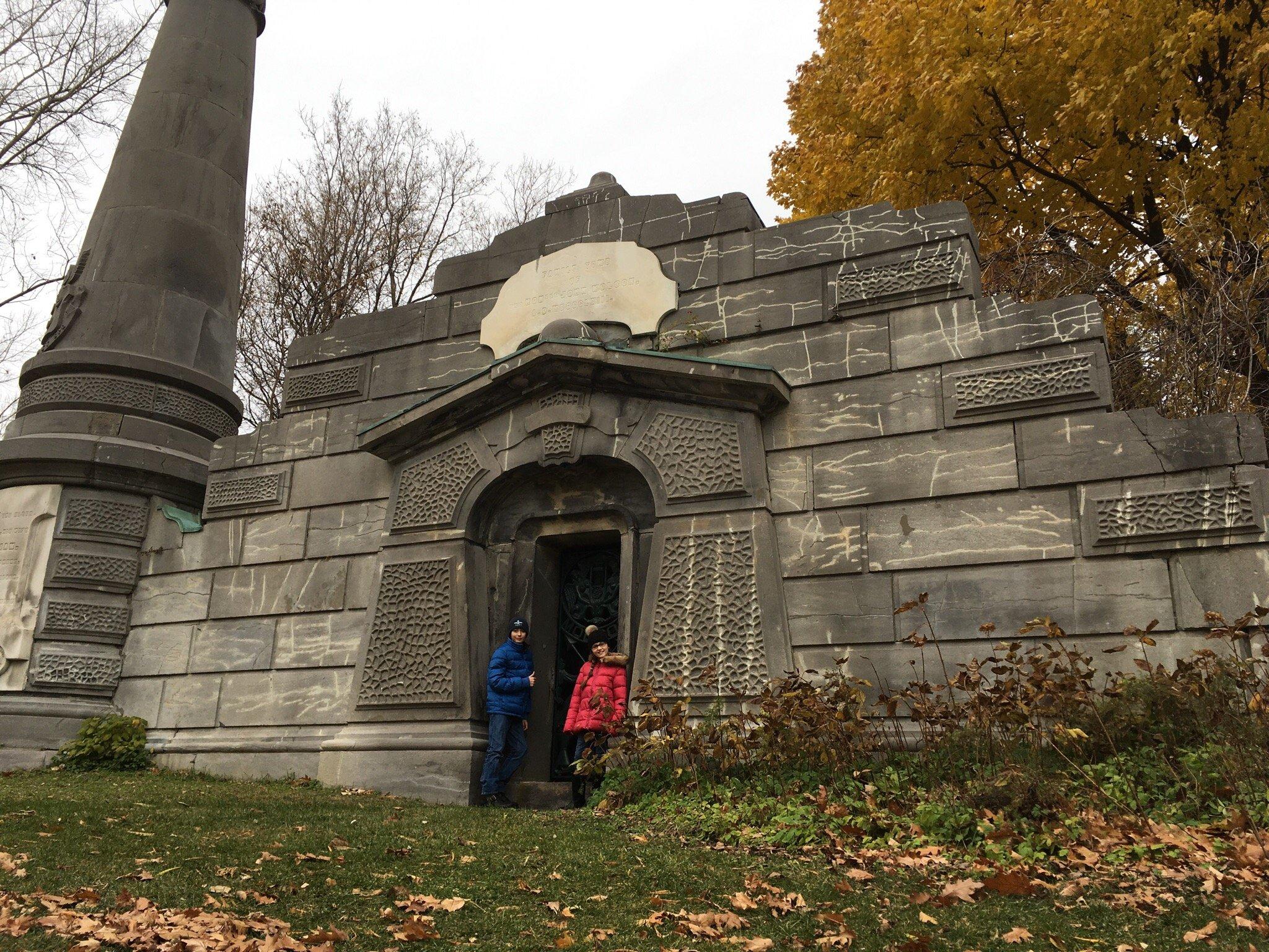 Mont (Mount) Royal Cemetery