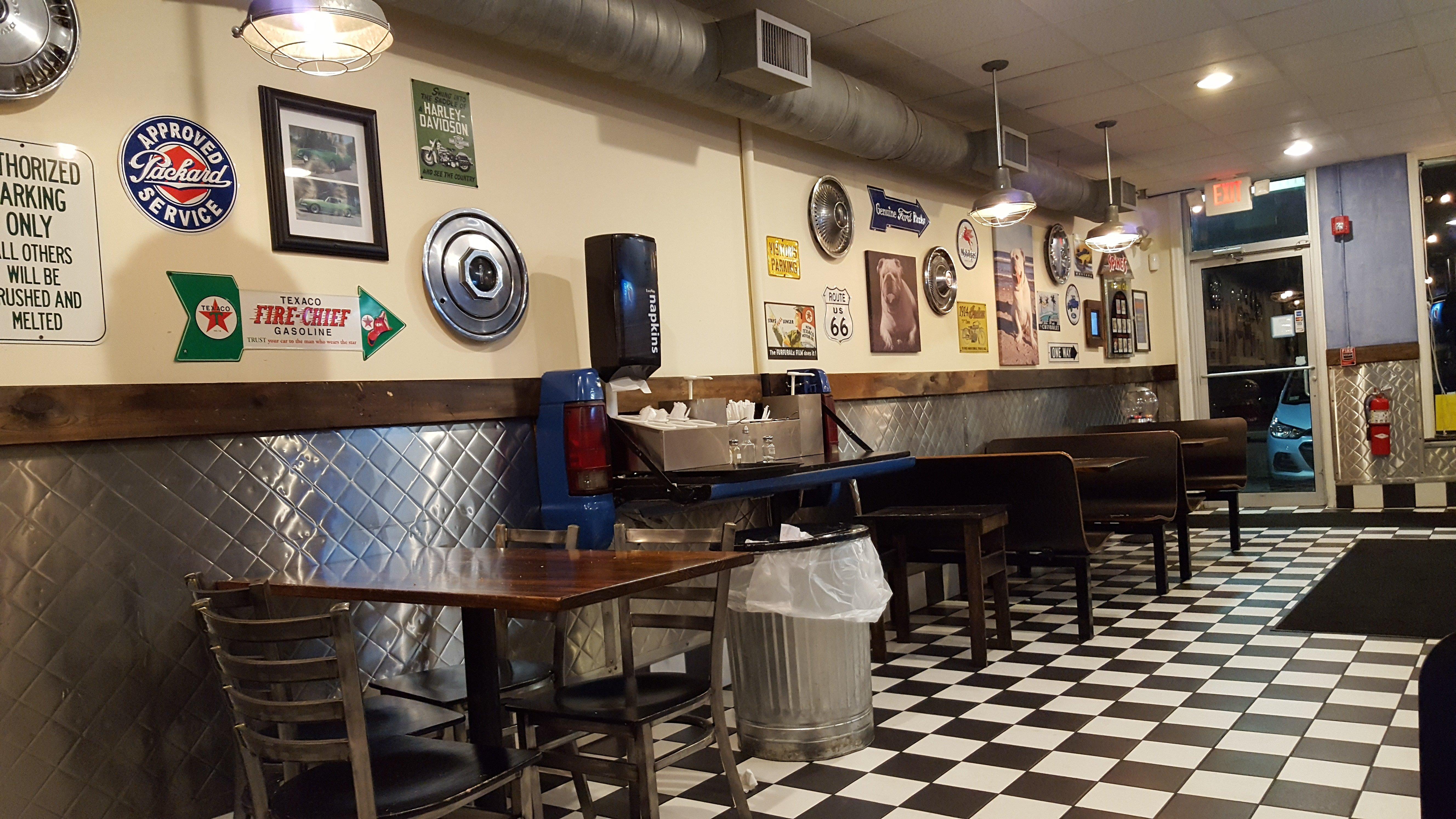 Spike's Junkyard Dogs - Warwick