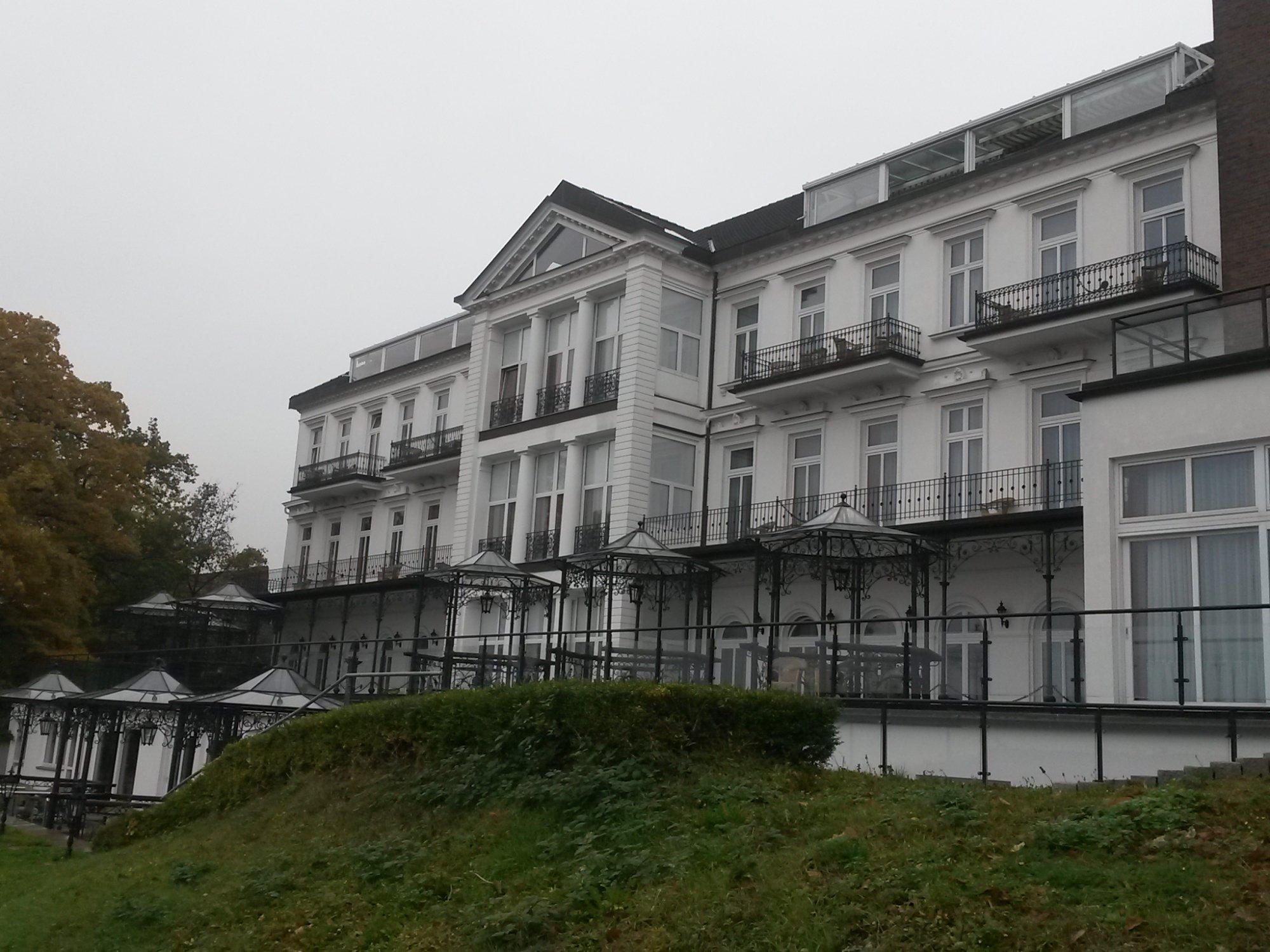 Das Weisse Hotel an der Elbchaussee