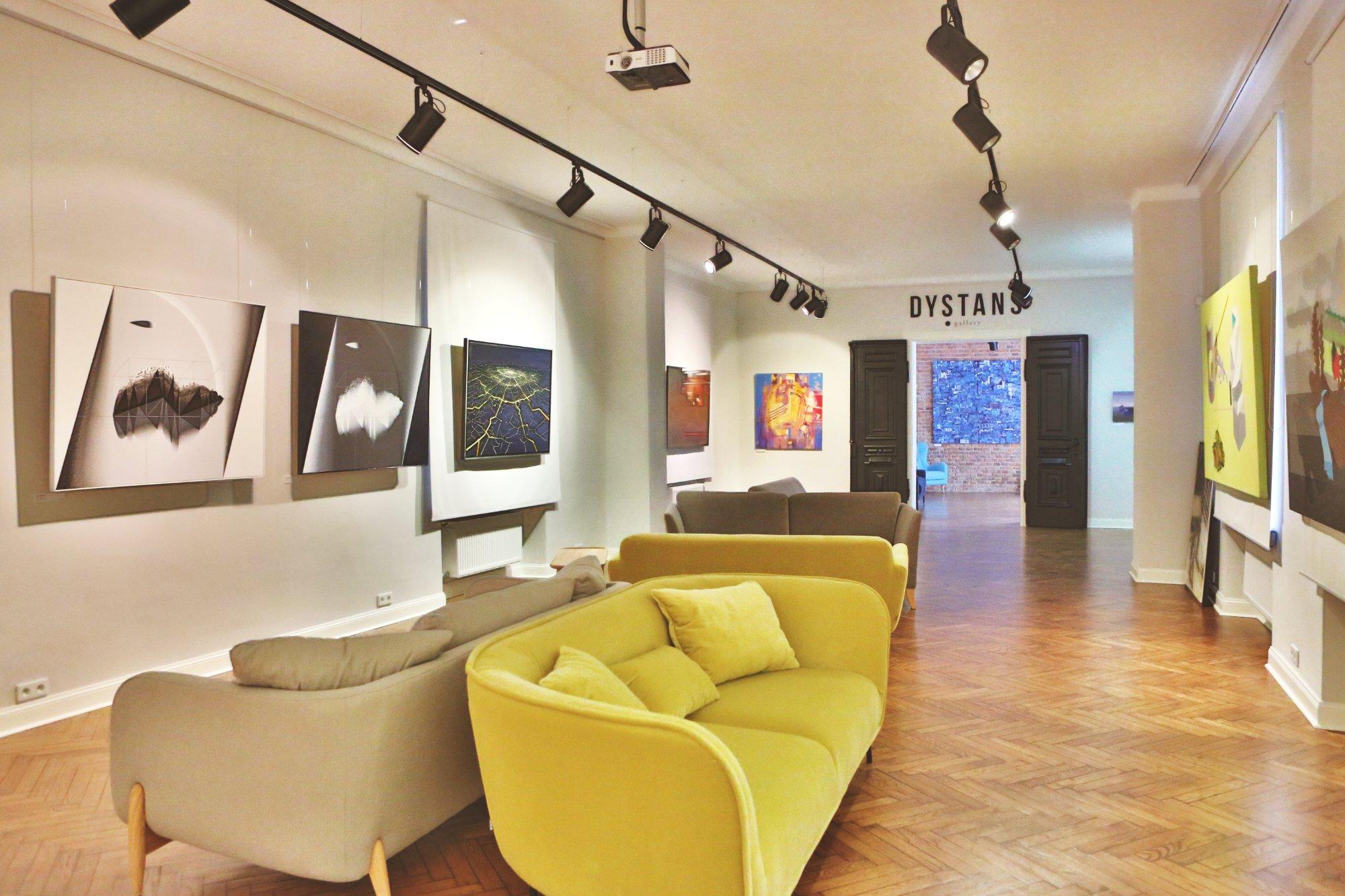 Dystans Gallery