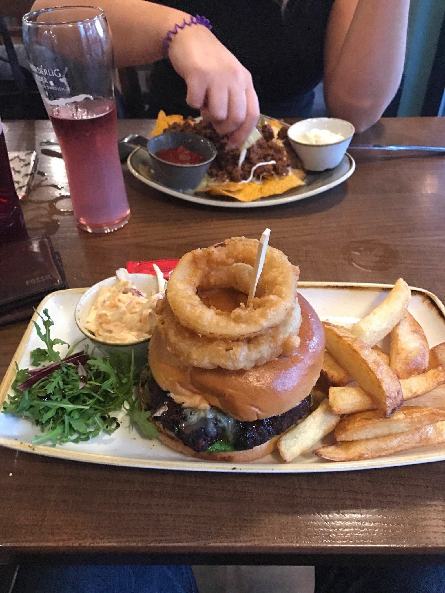 Dukes Cafe Bar & Grill