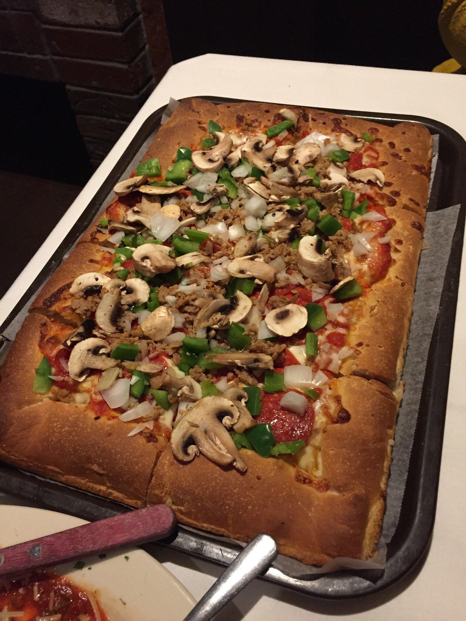 Mickey's Restaurant & Lounge